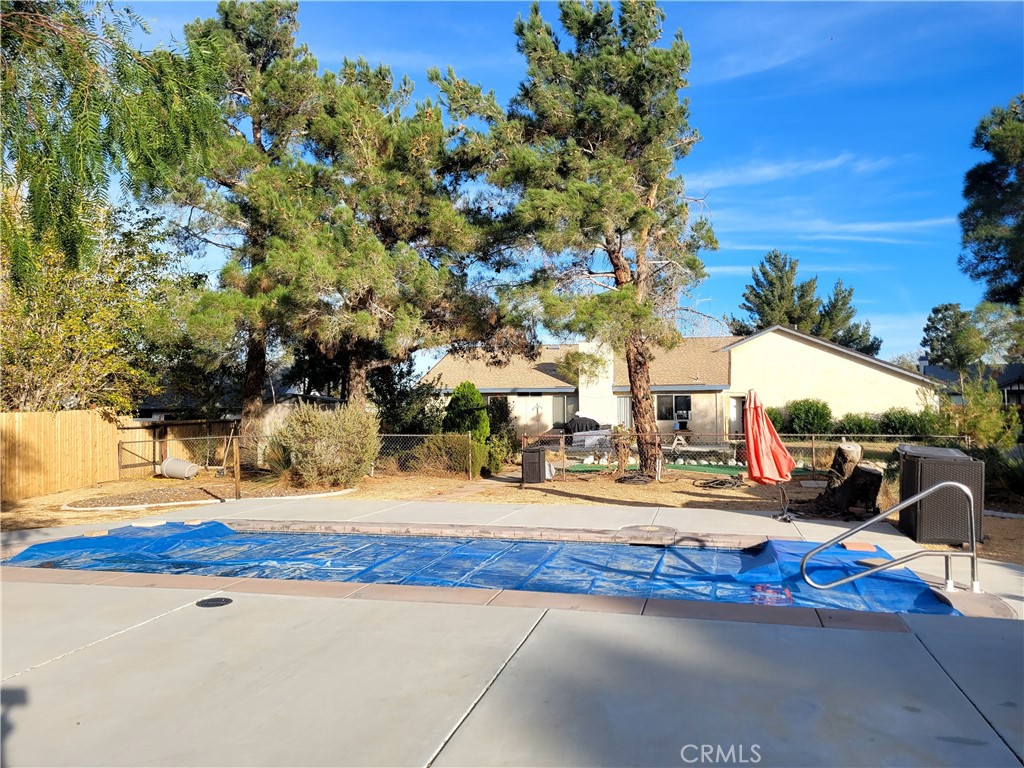 Victorville, California, 92392, United States, 3 Bedrooms Bedrooms, ,2 BathroomsBathrooms,Residential,For Sale,1988304