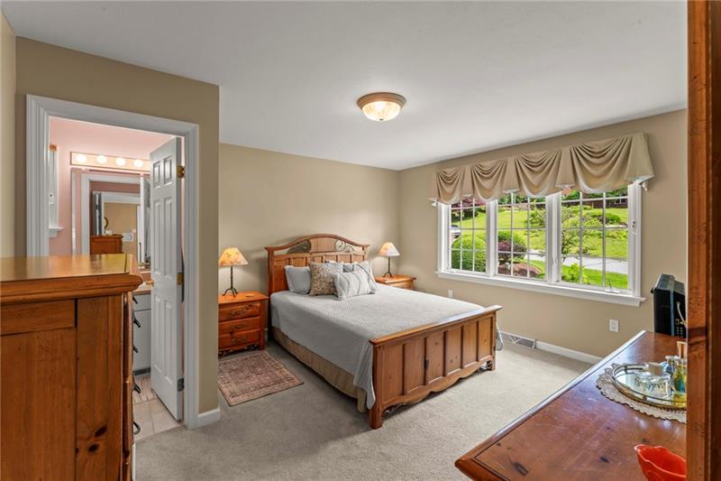 Venetia, Pennsylvania, 15367, United States, 4 Bedrooms Bedrooms, ,5 BathroomsBathrooms,Residential,For Sale,1872304