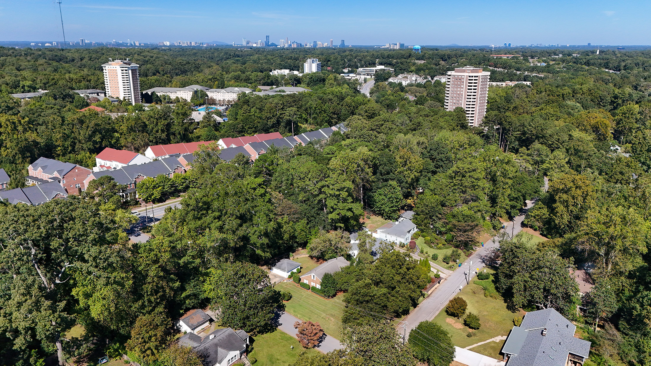  Beautifully Updated Brick Duplex Offers Rare Opportunity in the Heart of Decatur - 物件實景
