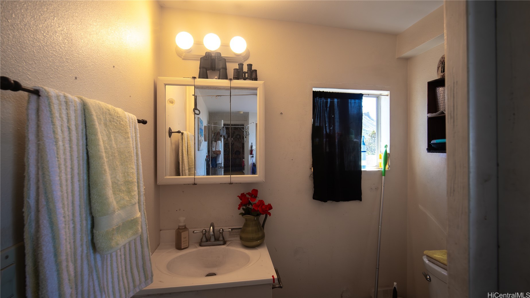 Honolulu, Hawaii, 96815, United States, 5 Bedrooms Bedrooms, ,3 BathroomsBathrooms,Residential,For Sale,1994650