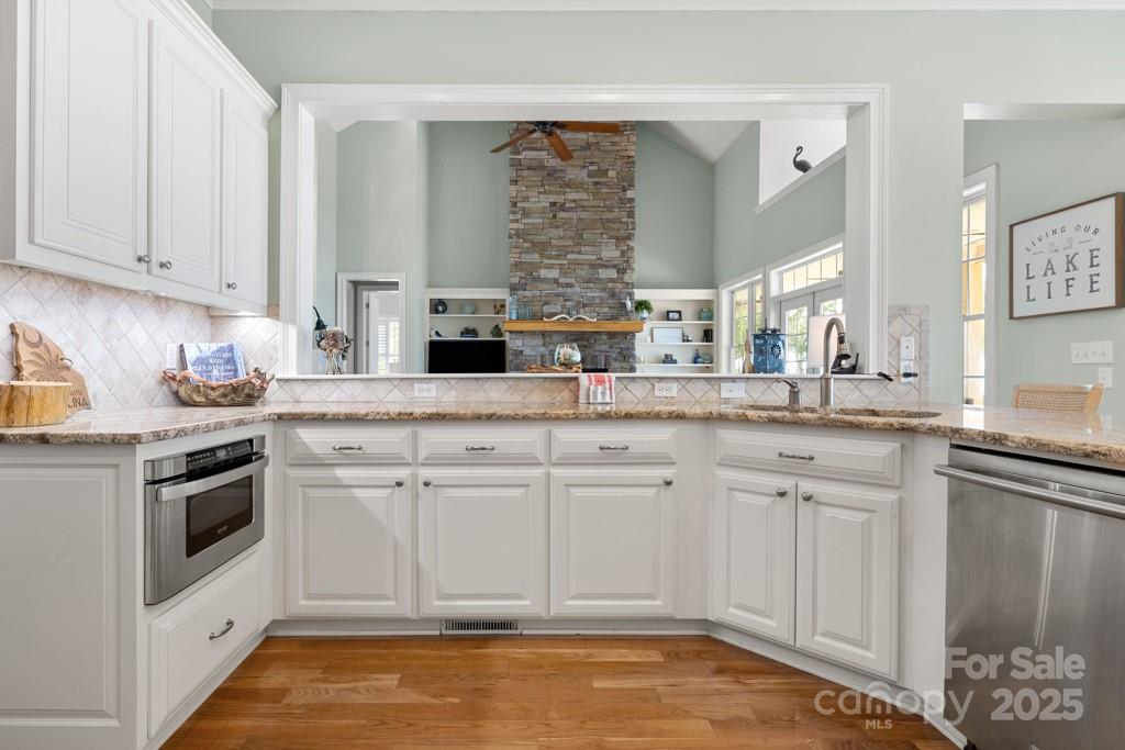 Liberty Hill, South Carolina, 29074, United States, 4 Bedrooms Bedrooms, ,5 BathroomsBathrooms,Residential,For Sale,1876148