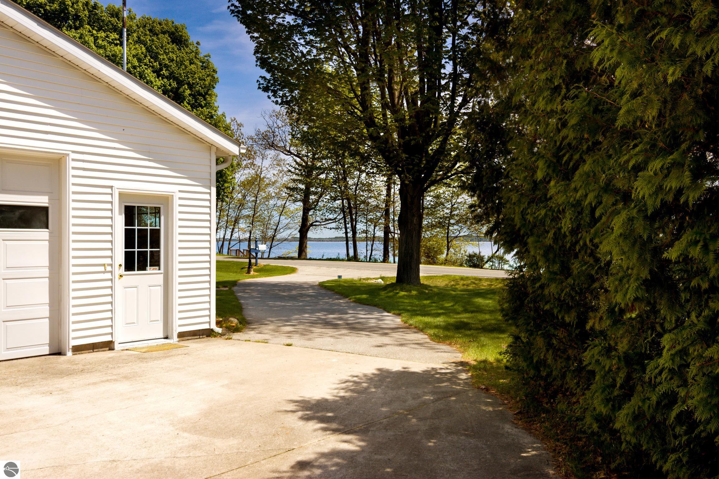 Traverse City, Michigan, 49686, United States, 3 Bedrooms Bedrooms, ,1 BathroomBathrooms,Residential,For Sale,2048667