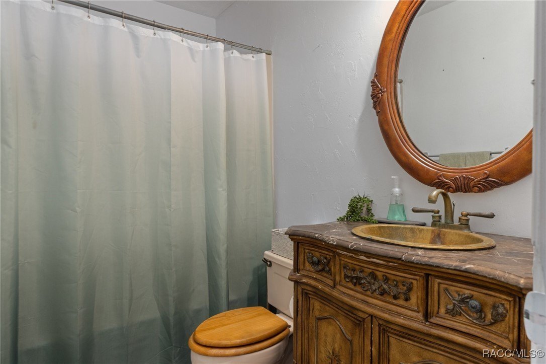 Inverness, Florida, 34453, United States, 6 Bedrooms Bedrooms, ,4 BathroomsBathrooms,Residential,For Sale,1975798