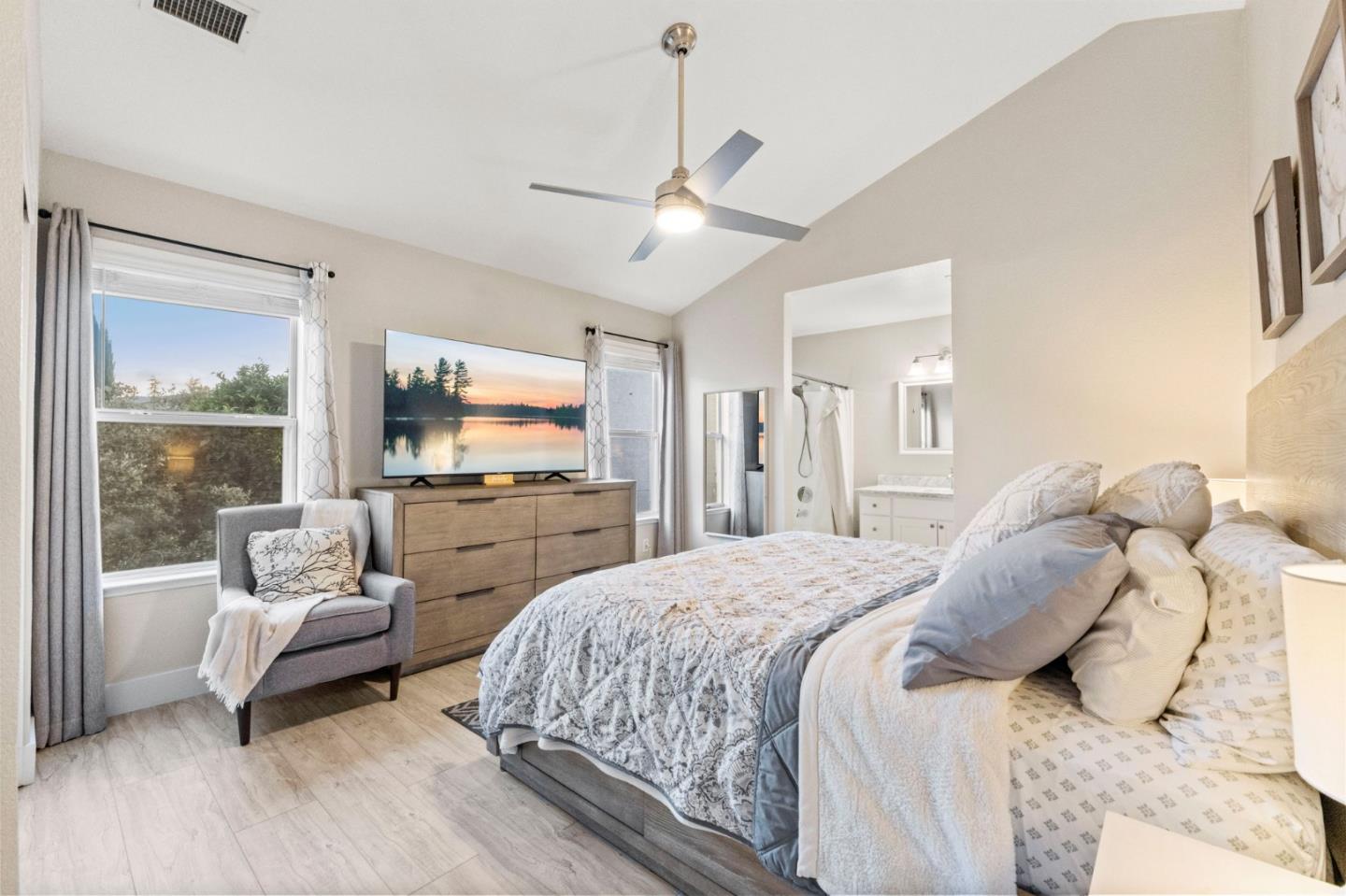 Gilroy, California, 95020, United States, 4 Bedrooms Bedrooms, ,3 BathroomsBathrooms,Residential,For Sale,1986301