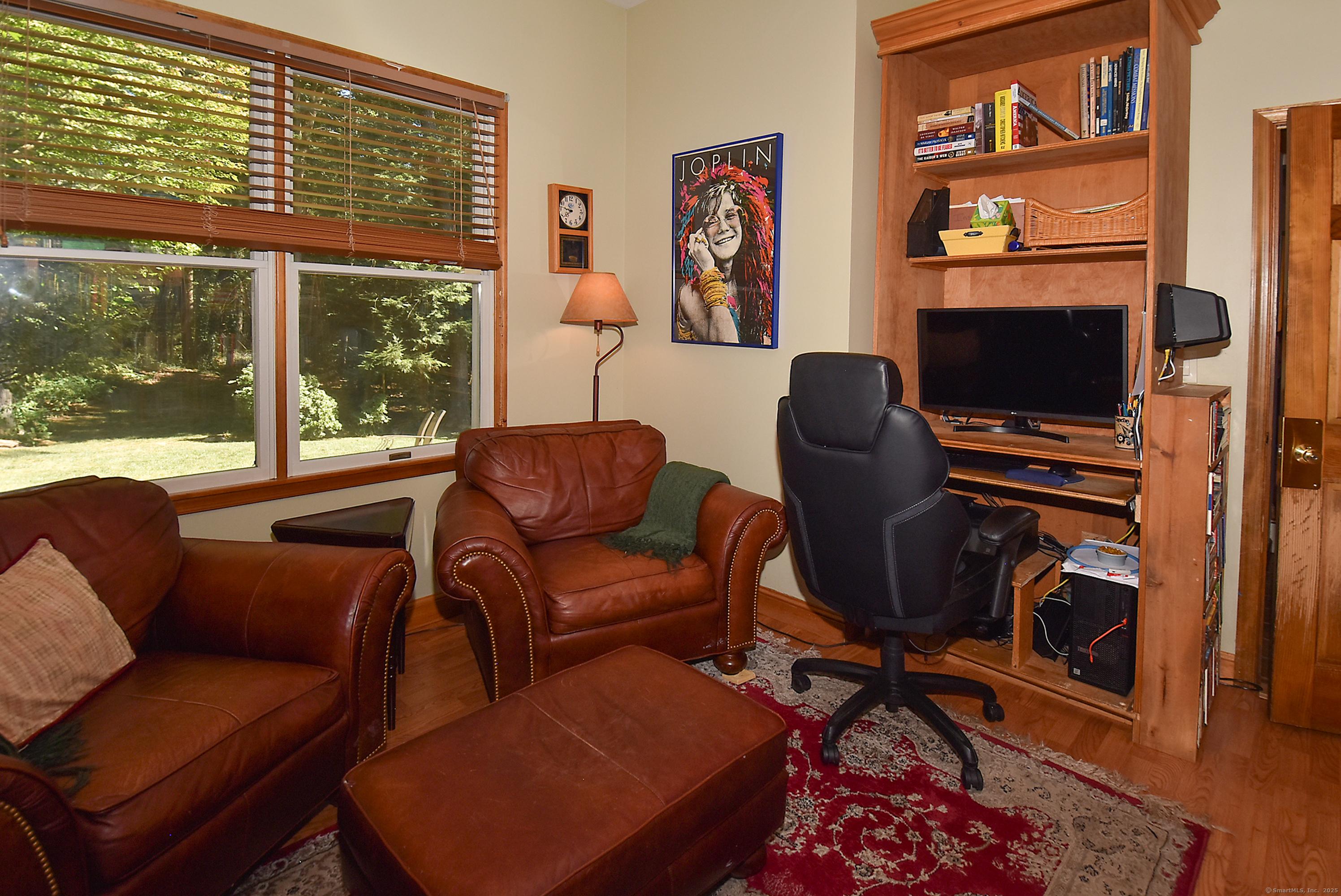 Windsor, Connecticut, 06095, United States, 4 Bedrooms Bedrooms, ,3 BathroomsBathrooms,Residential,For Sale,1936902