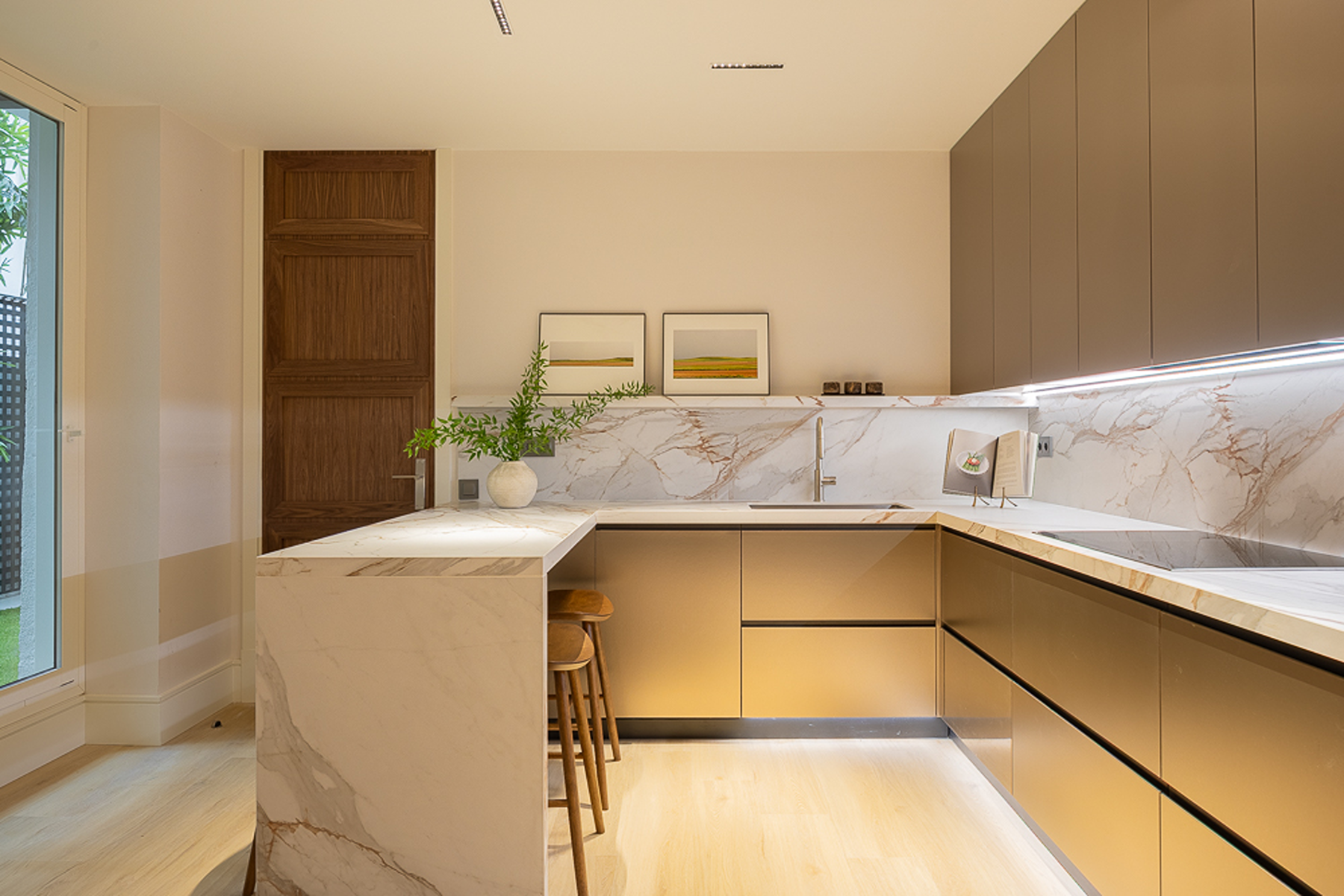  Fantastic 4-bedroom home with a private patio, in the Salamanca neighborhood. - 物件實景
