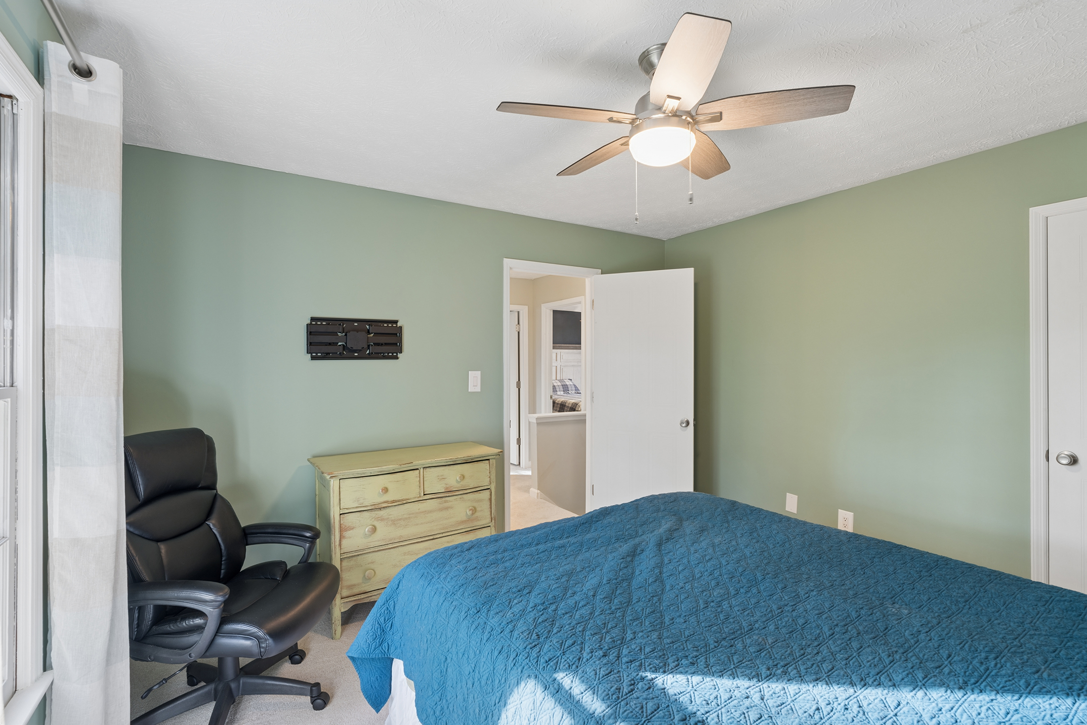  Tree-Lined Traditional in Sought-After Brookwood School District - 物件實景