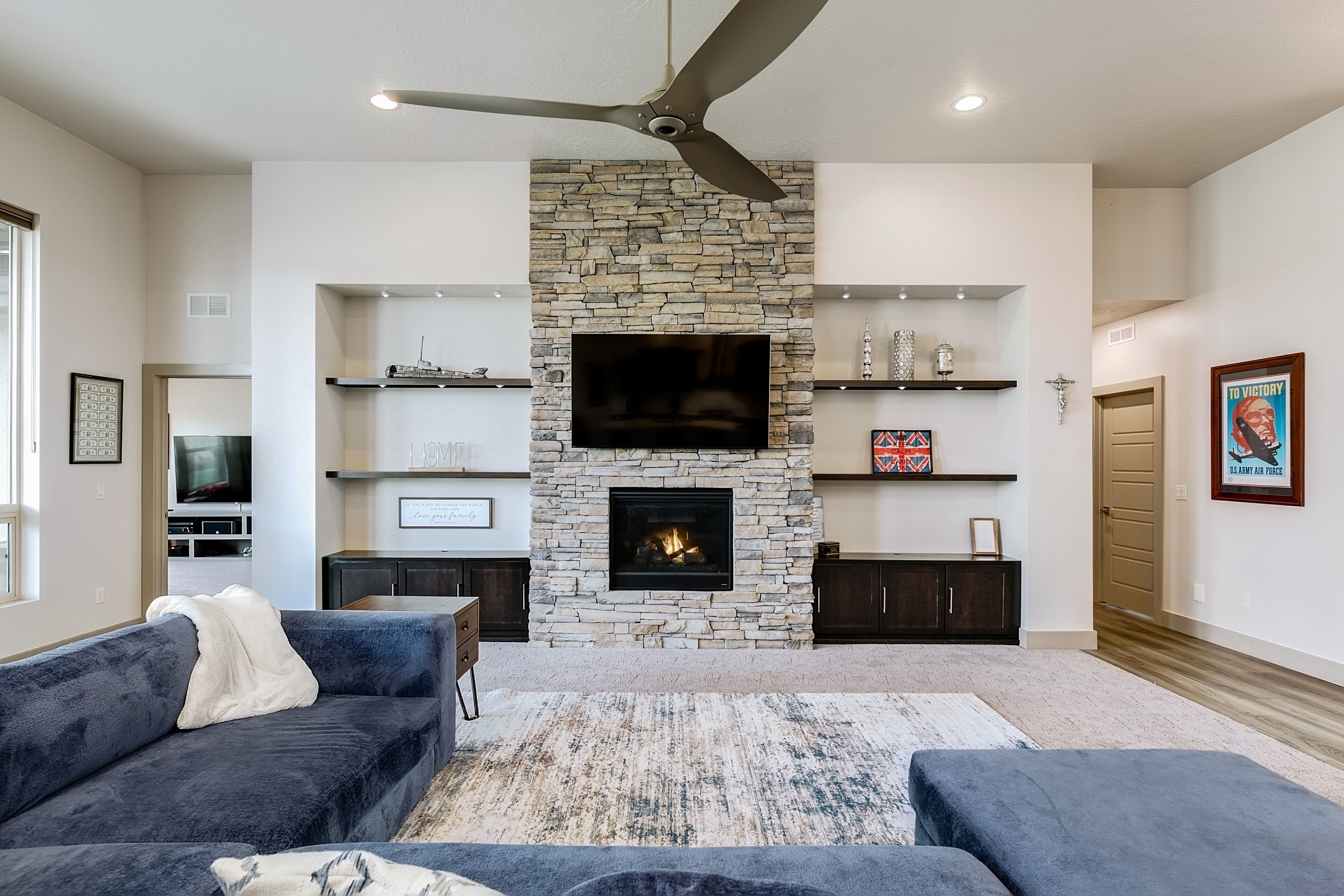  Beautiful Single Level - Former Builder Model Home - 物件實景