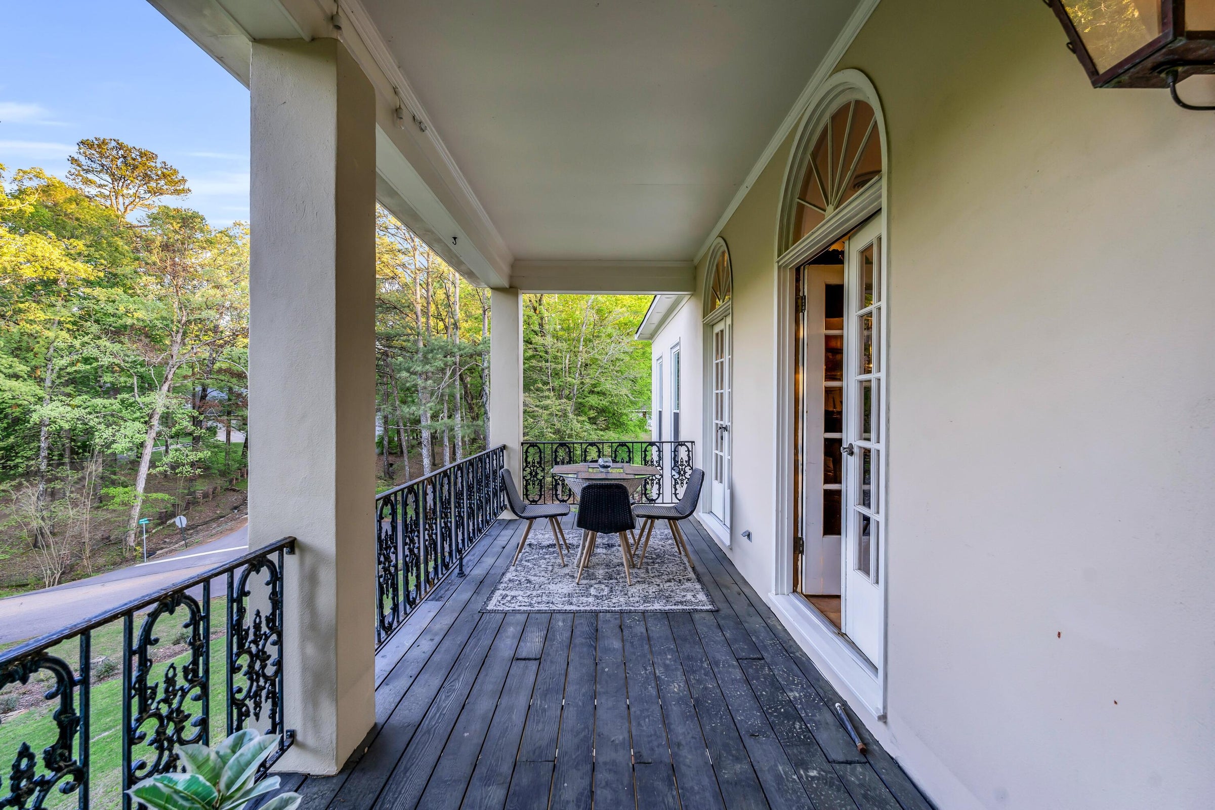 Columbus, Mississippi, 39705, United States, 4 Bedrooms Bedrooms, ,4 BathroomsBathrooms,Residential,For Sale,1976327