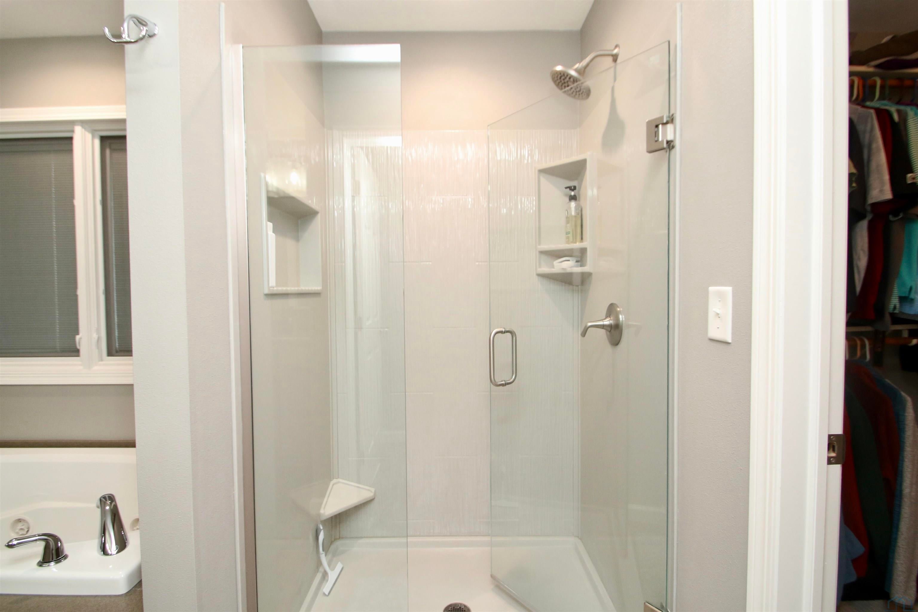 Dakota Dunes, South Dakota, 57049, United States, 4 Bedrooms Bedrooms, ,3 BathroomsBathrooms,Residential,For Sale,2033503