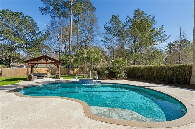 Mandeville, Louisiana, 70471, United States, 5 Bedrooms Bedrooms, ,6 BathroomsBathrooms,Residential,For Sale,2025079