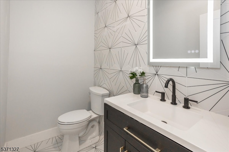 Chatham Boro, New Jersey, 07928, United States, 5 Bedrooms Bedrooms, ,6 BathroomsBathrooms,Residential,For Sale,2002999