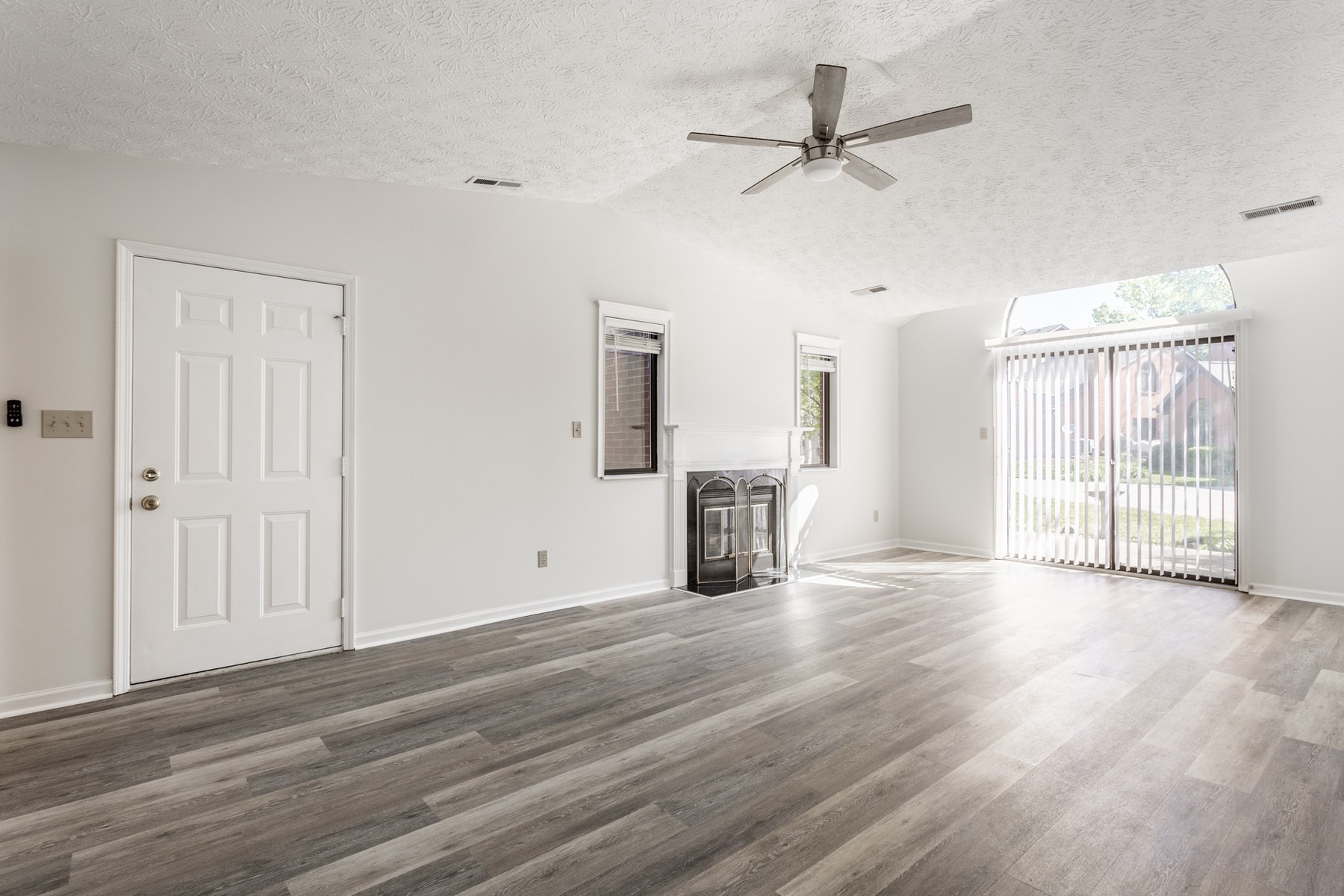  Beautiful Three Bedroom Home in Washington Township - 物件實景