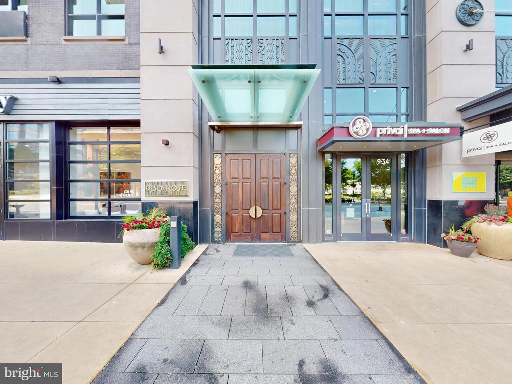 Rockville, Maryland, 20852, United States, 2 Bedrooms Bedrooms, ,2 BathroomsBathrooms,Residential,For Sale,1861250