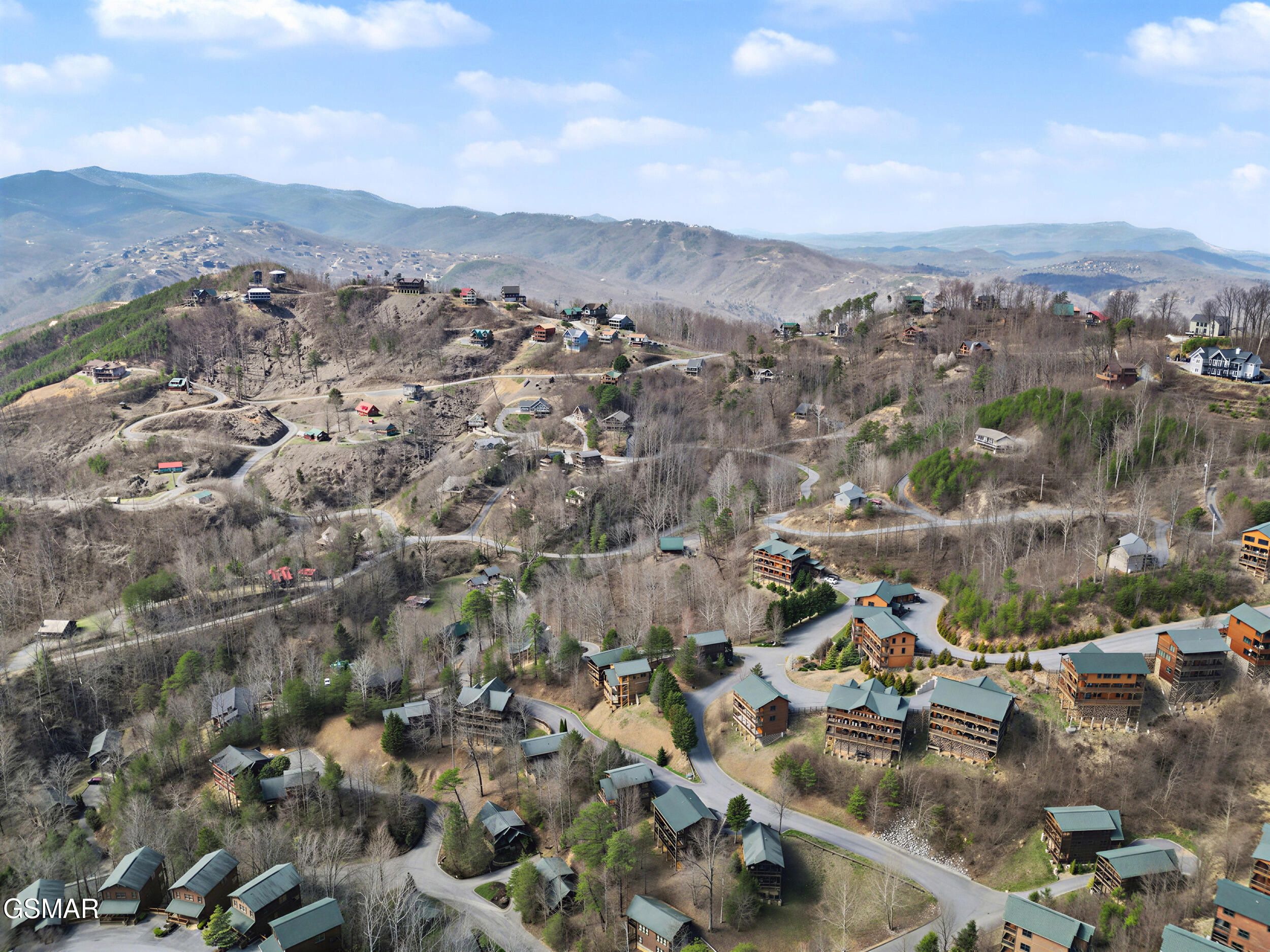 Gatlinburg, Tennessee, 37738, United States, 2 Bedrooms Bedrooms, ,3 BathroomsBathrooms,Residential,For Sale,2024380