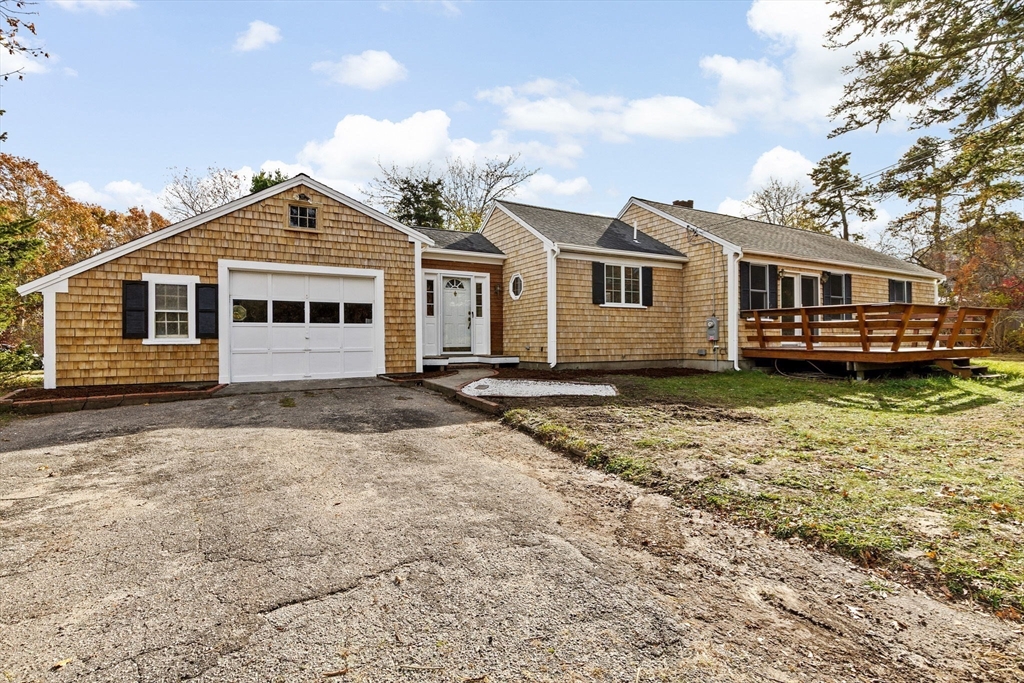 Dennis, Massachusetts, 02660, United States, 3 Bedrooms Bedrooms, ,2 BathroomsBathrooms,Residential,For Sale,1991064