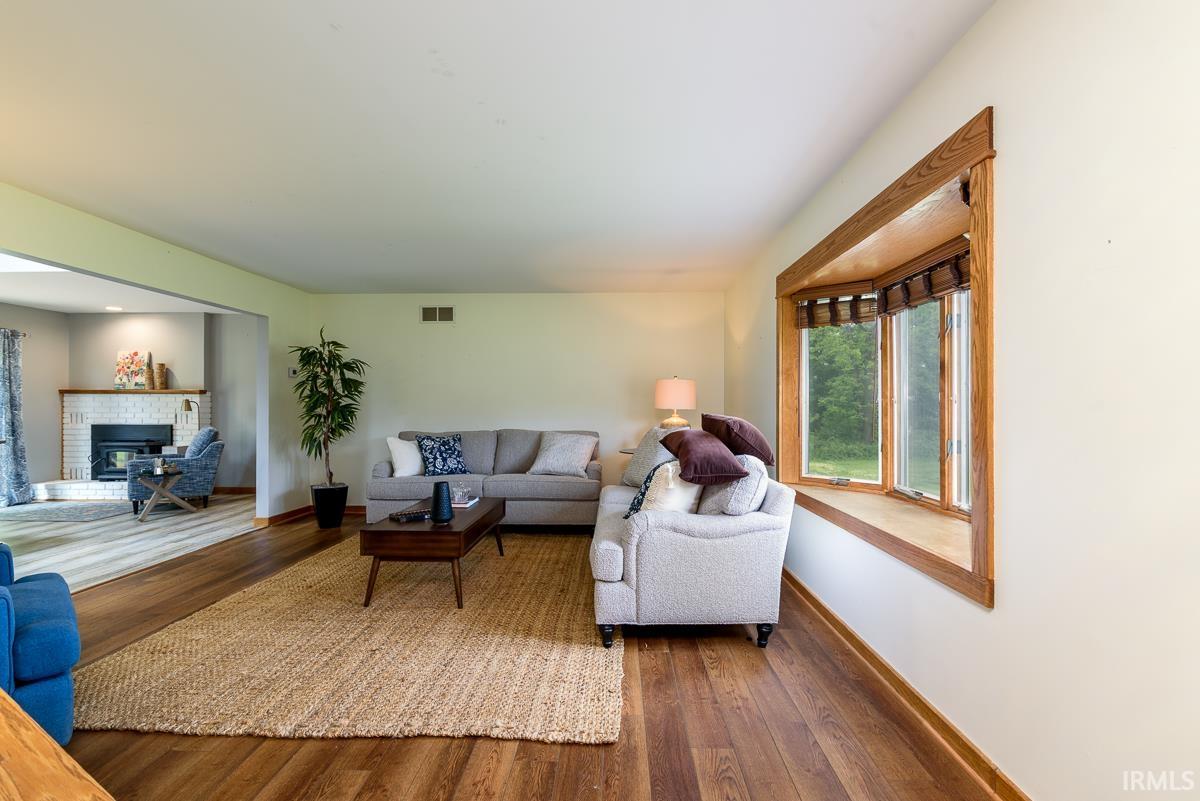 Churubusco, Indiana, 46723, United States, 4 Bedrooms Bedrooms, ,3 BathroomsBathrooms,Residential,For Sale,1977789