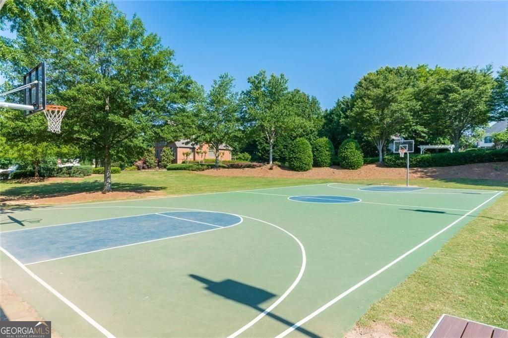 Roswell, Georgia, 30075, United States, 5 Bedrooms Bedrooms, ,4 BathroomsBathrooms,Residential,For Sale,2044480