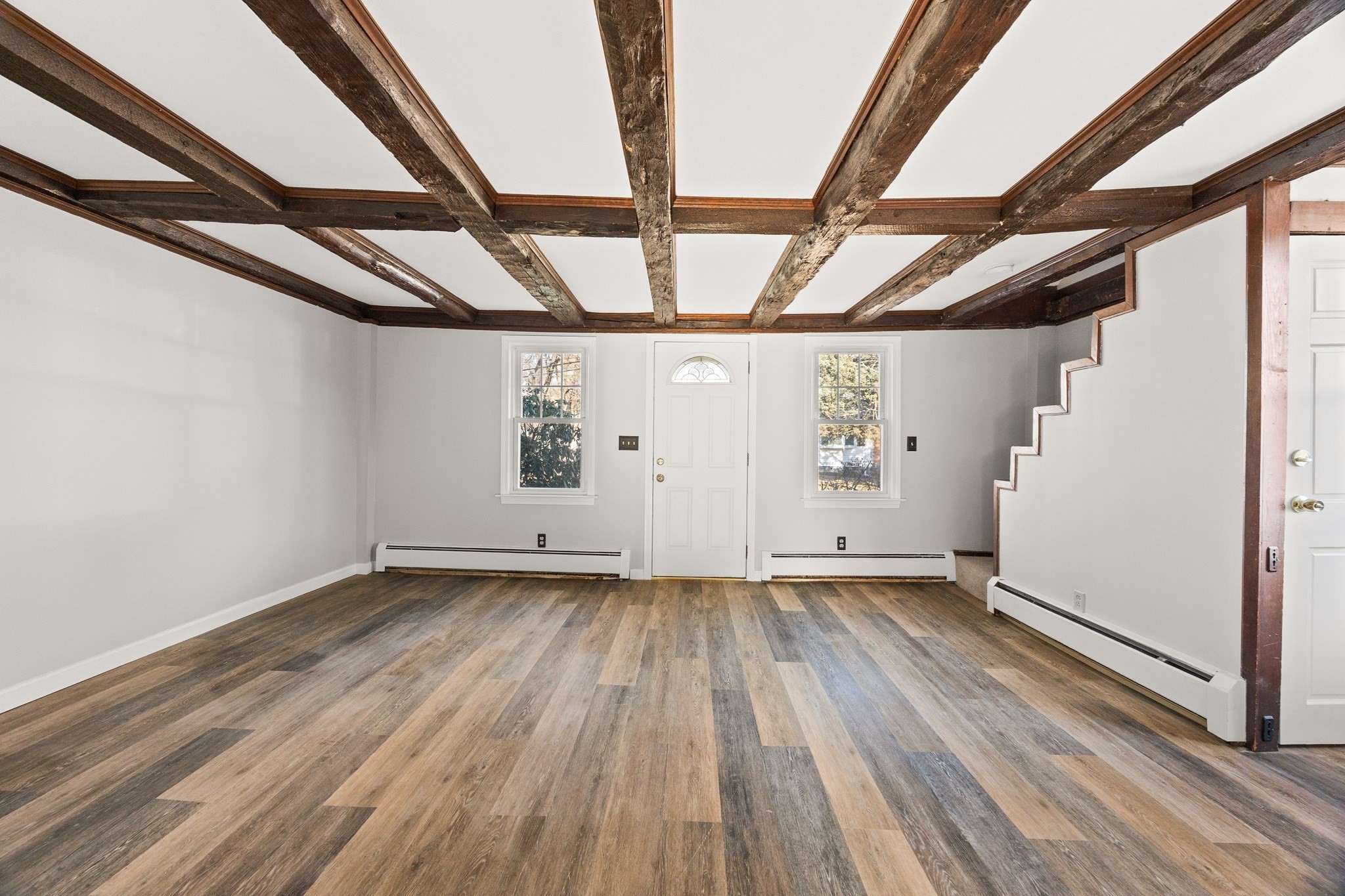 Taunton, Massachusetts, 02780, United States, 4 Bedrooms Bedrooms, ,2 BathroomsBathrooms,Residential,For Sale,2007506