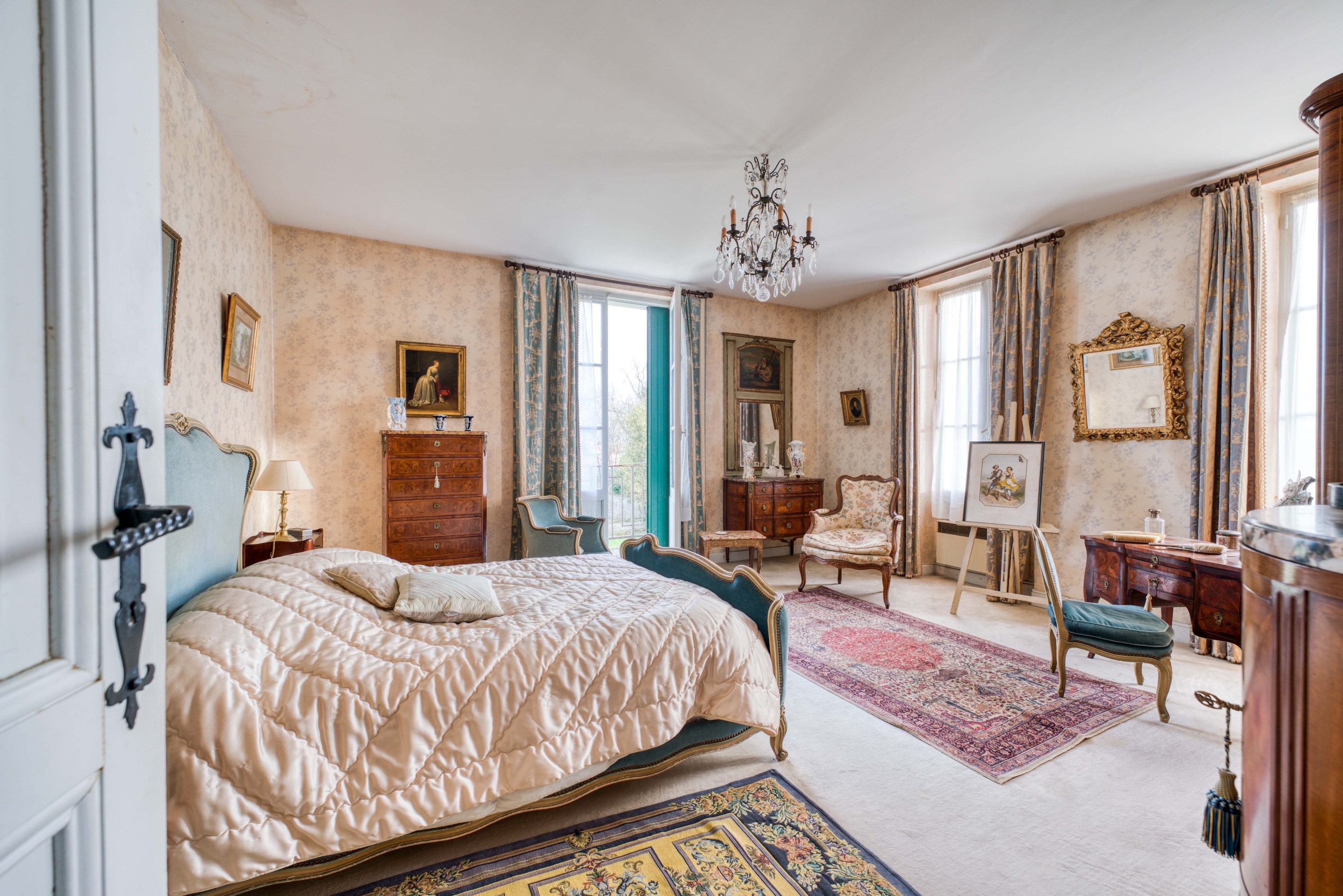  TOWNHOUSE IN THE HEART OF ST PIERRE D