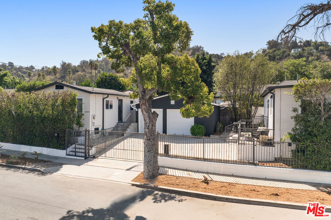 Los Angeles, California, 90031, United States, 5 Bedrooms Bedrooms, ,Residential,For Sale,2000759