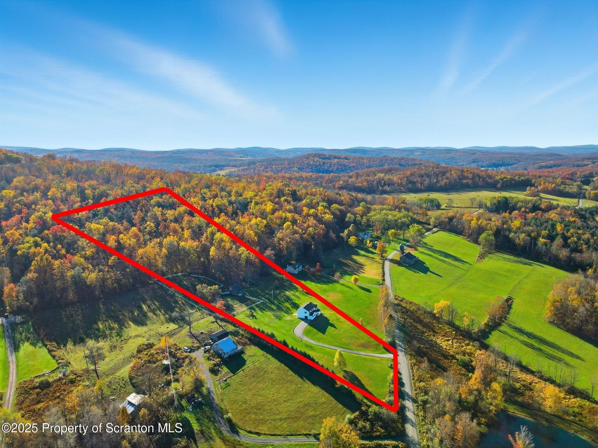 Clifford Twp, Pennsylvania, 18470, United States, 4 Bedrooms Bedrooms, ,3 BathroomsBathrooms,Residential,For Sale,1978908