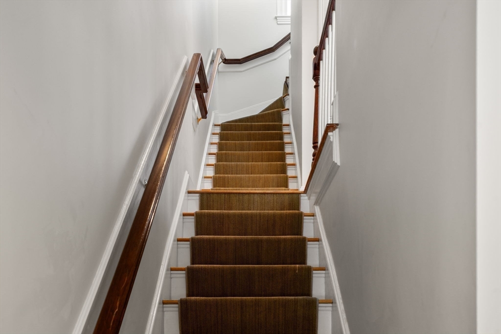 Concord, Massachusetts, 01742, United States, 3 Bedrooms Bedrooms, ,3 BathroomsBathrooms,Residential,For Sale,1949763