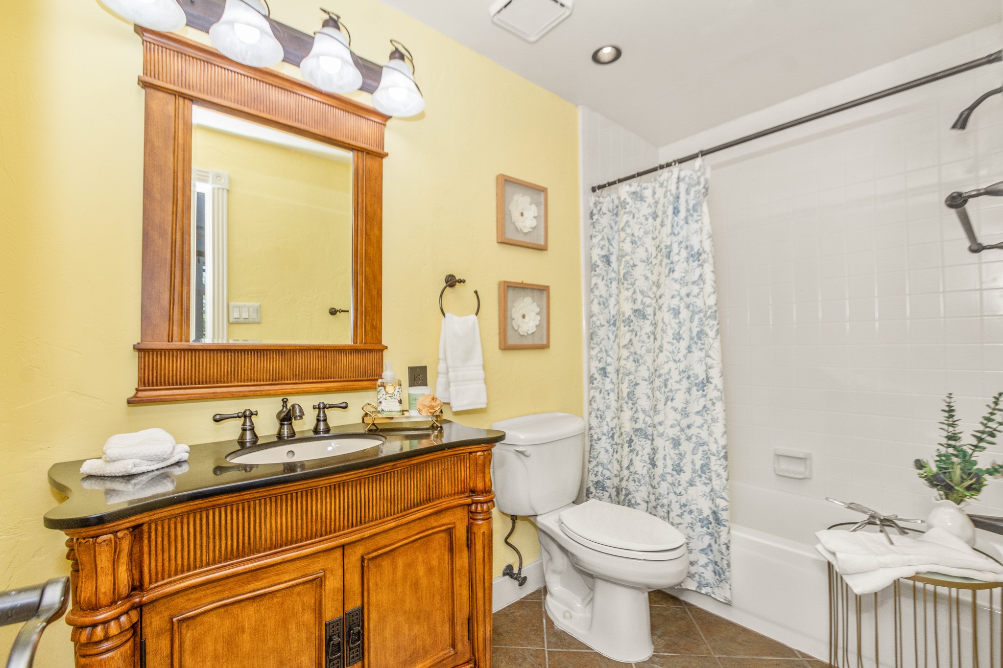 Houston, Texas, 77058, United States, 3 Bedrooms Bedrooms, ,4 BathroomsBathrooms,Residential,For Sale,1924880