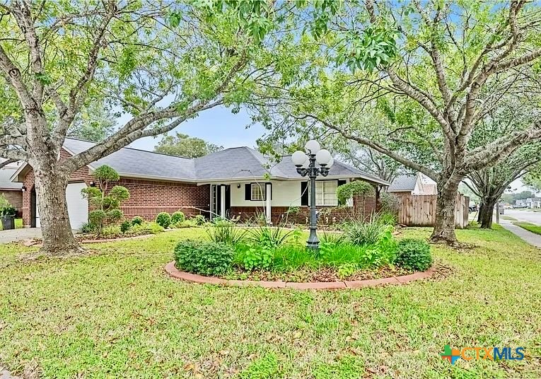 Newhaven St, Victoria, TX 77904 #1