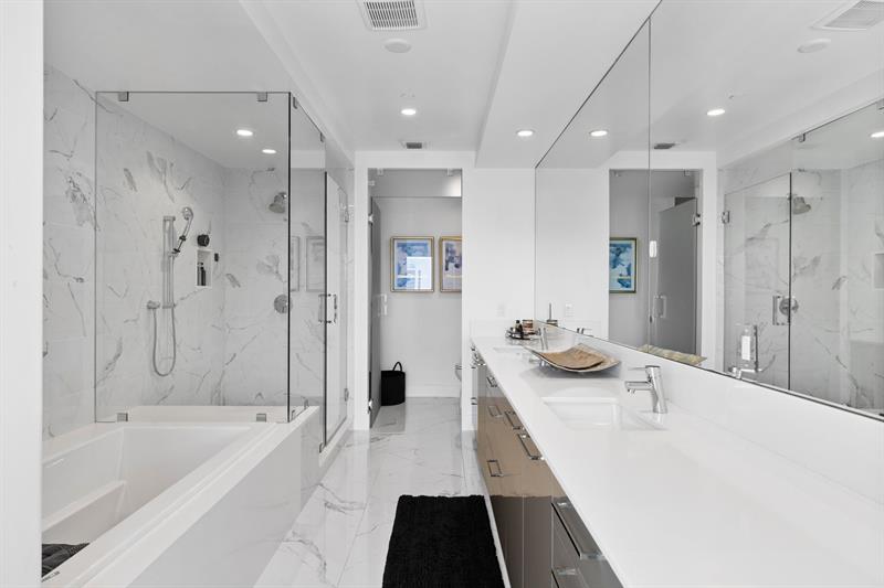 Fort Lauderdale, Florida, 33301, United States, 4 Bedrooms Bedrooms, ,5 BathroomsBathrooms,Residential,For Sale,1987961