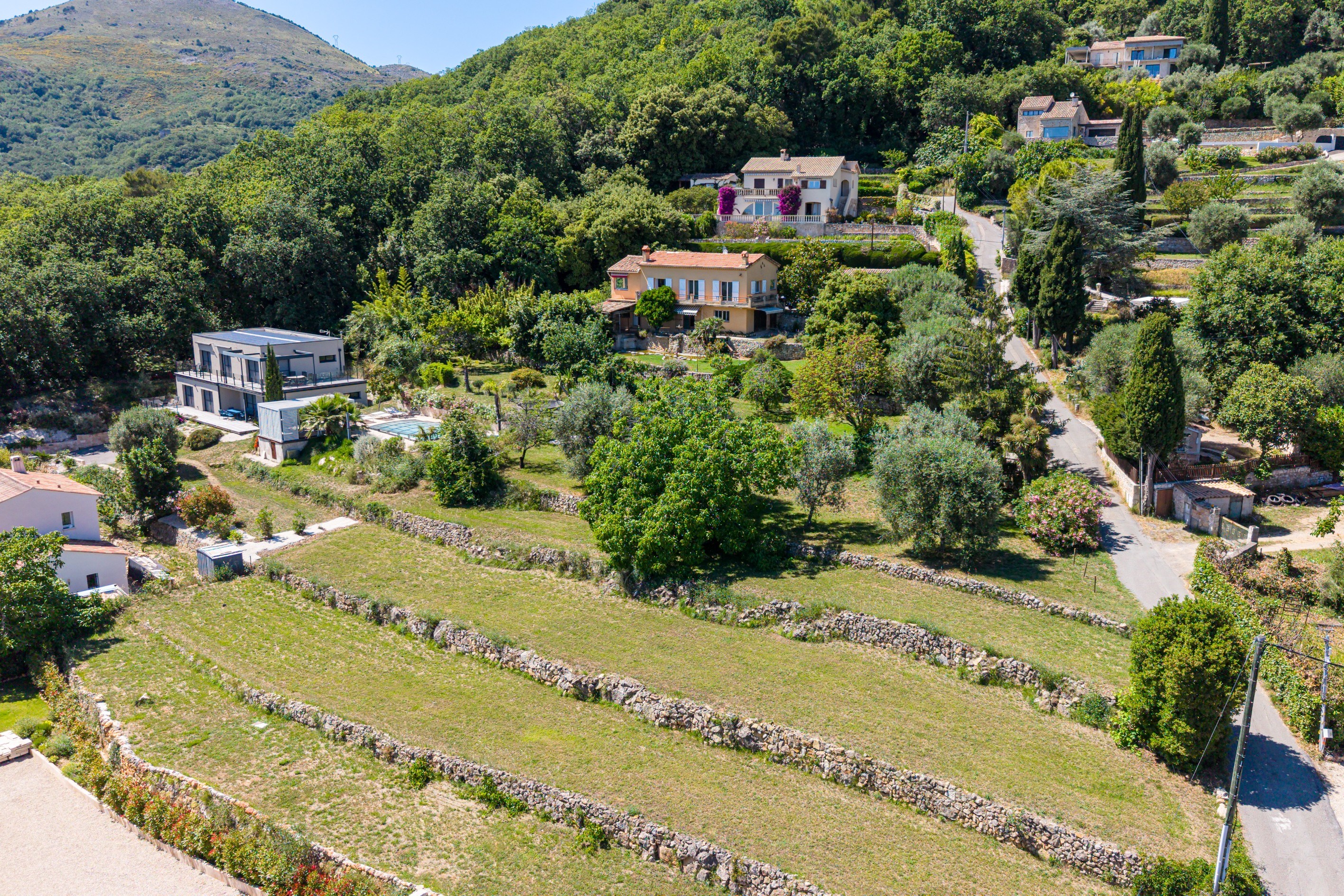  Sea view property with development potential in Vence - 物件實景
