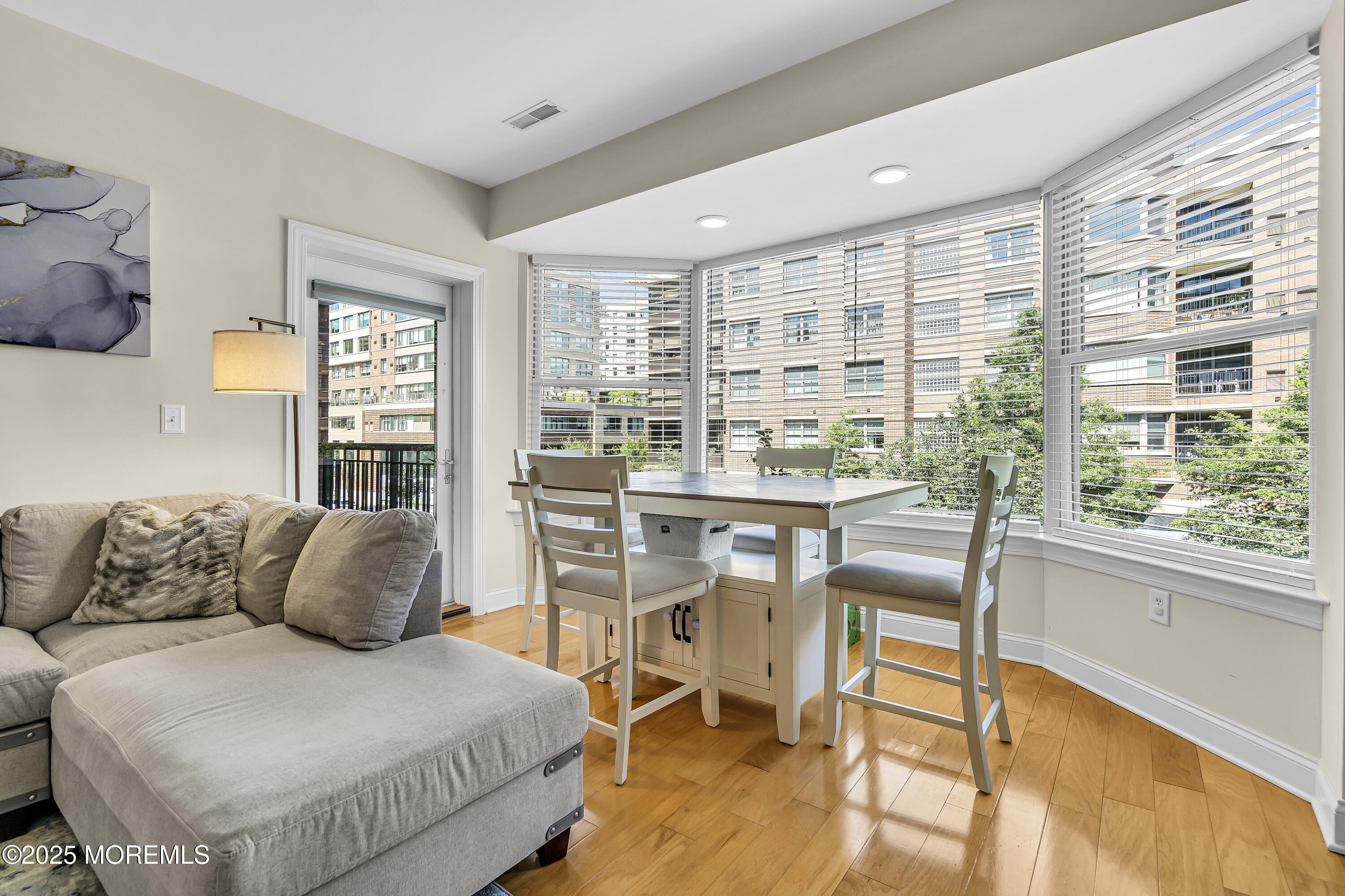 West New York, New Jersey, 07093, United States, 2 Bedrooms Bedrooms, ,2 BathroomsBathrooms,Residential,For Sale,1928927