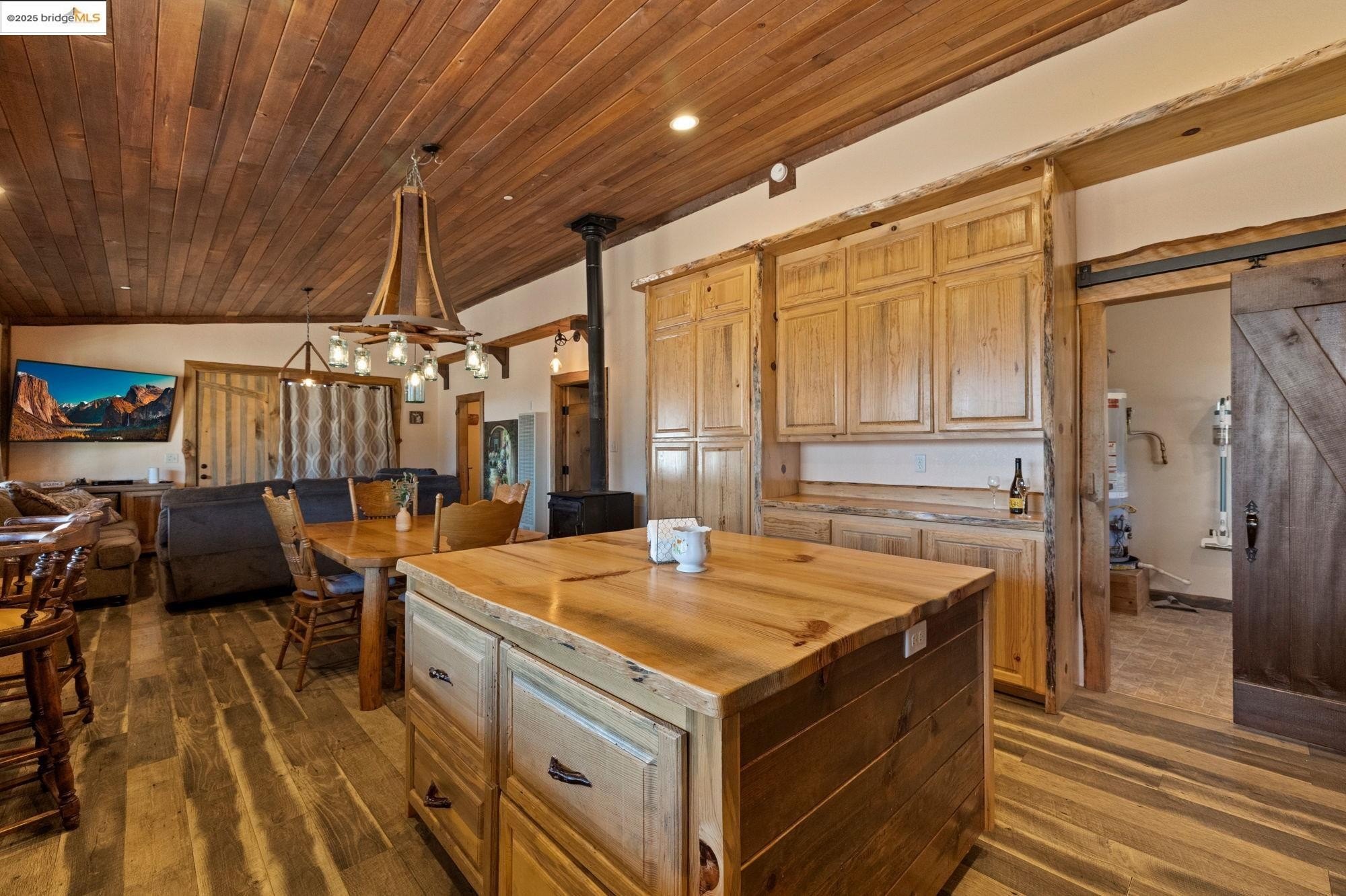 Chinese Camp, California, 95309, United States, 1 Bedroom Bedrooms, ,2 BathroomsBathrooms,Residential,For Sale,1975646