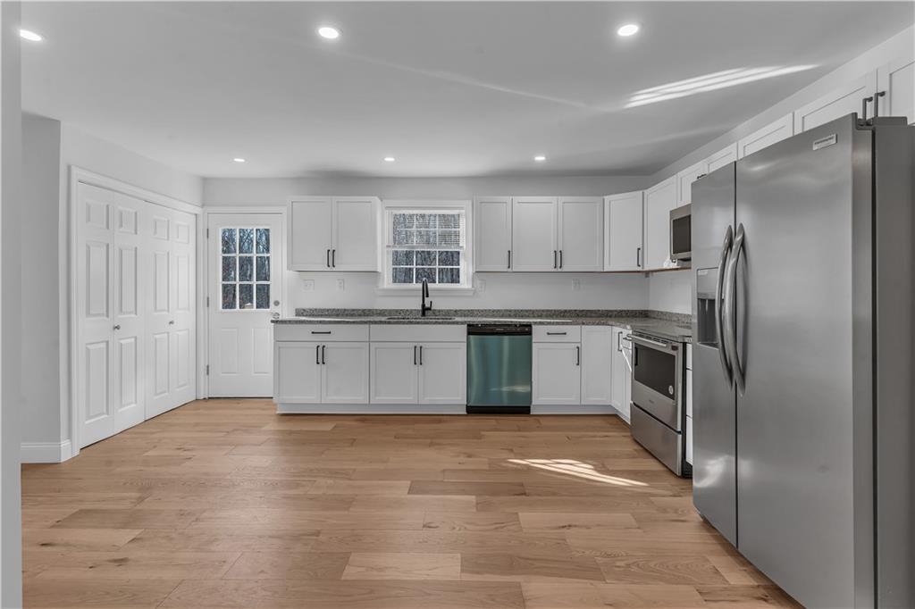 Burrillville, Rhode Island, 02859, United States, 5 Bedrooms Bedrooms, ,3 BathroomsBathrooms,Residential,For Sale,2008536