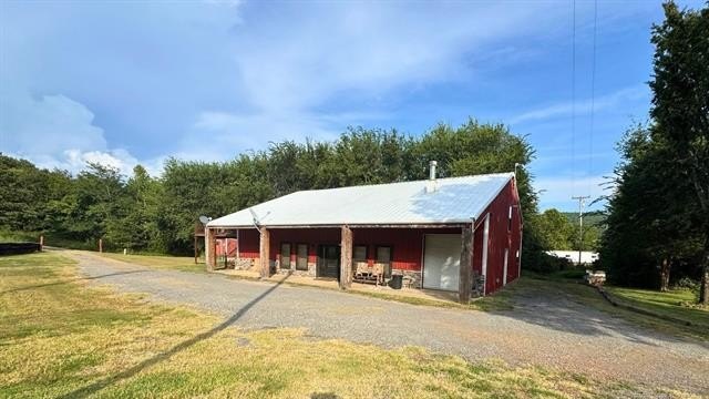 Hodgen, Oklahoma, 74939, United States, 4 Bedrooms Bedrooms, ,3 BathroomsBathrooms,Residential,For Sale,1979733