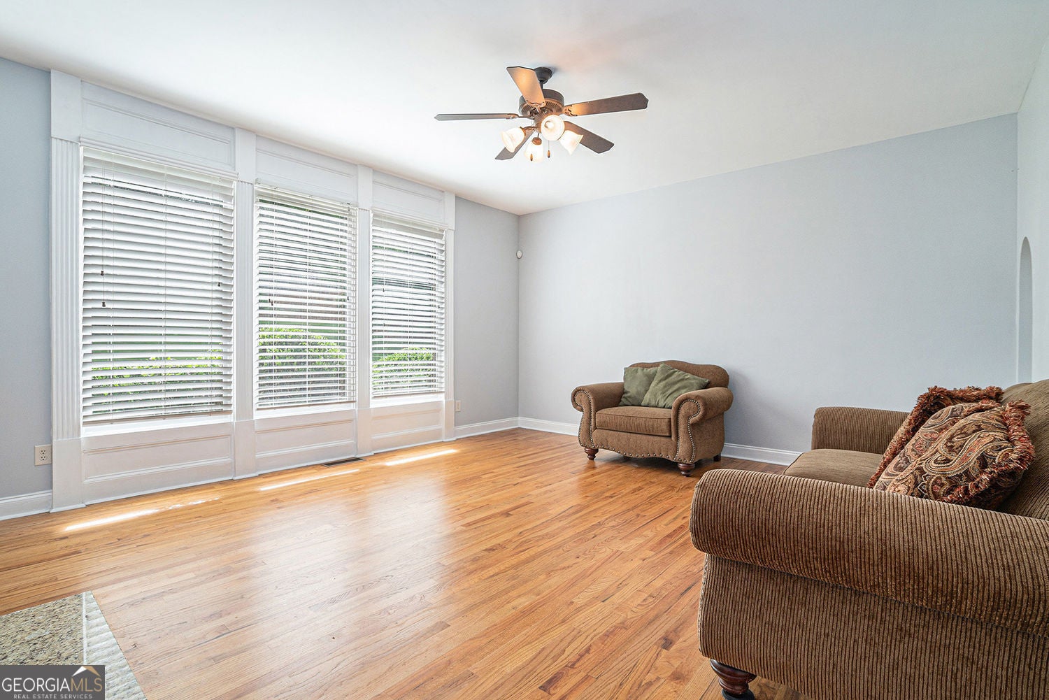 Snellville, Georgia, 30039, United States, 4 Bedrooms Bedrooms, ,5 BathroomsBathrooms,Residential,For Sale,1905137