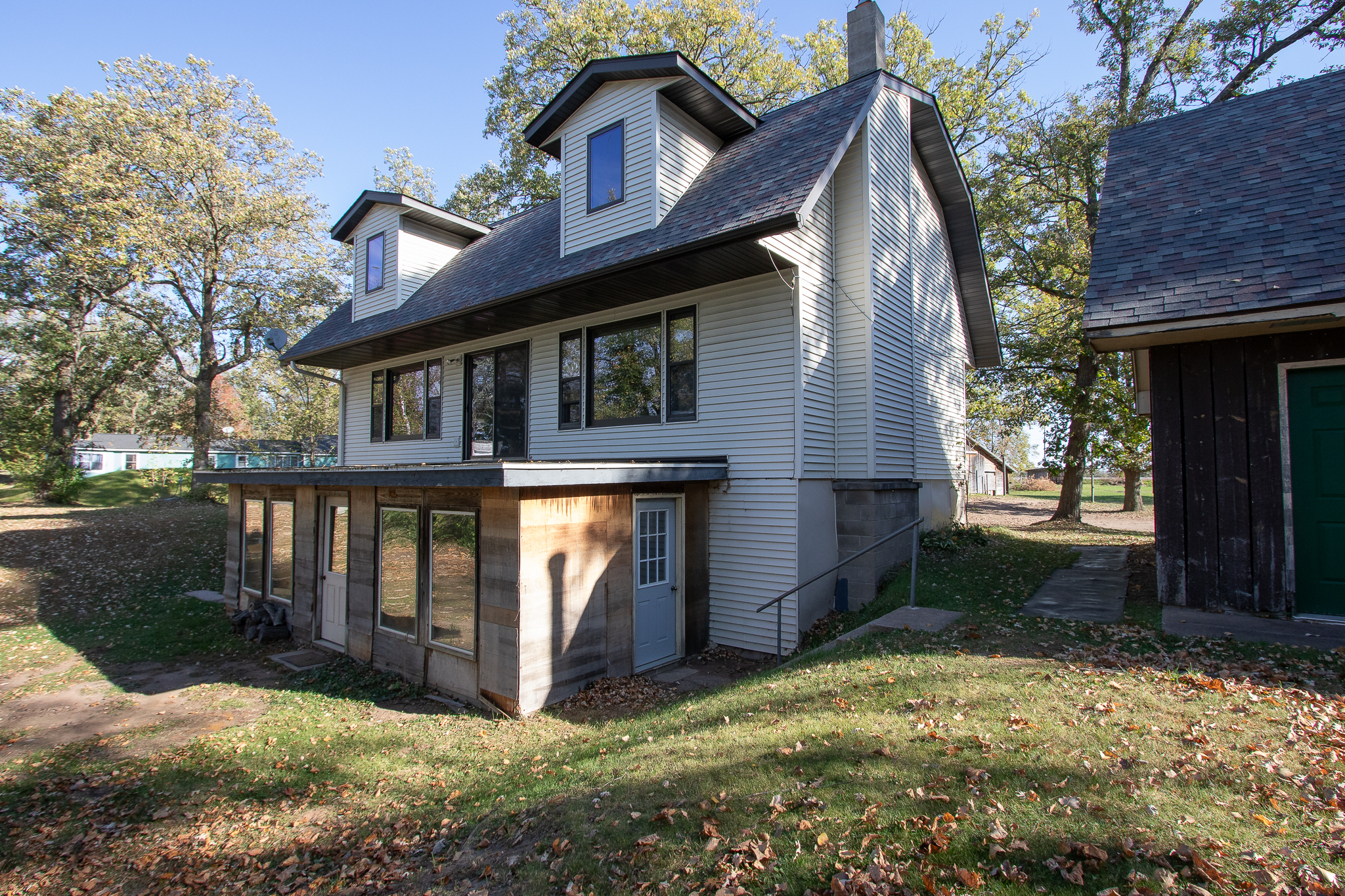 Mora, Minnesota, 55051, United States, 3 Bedrooms Bedrooms, ,3 BathroomsBathrooms,Residential,For Sale,1981190