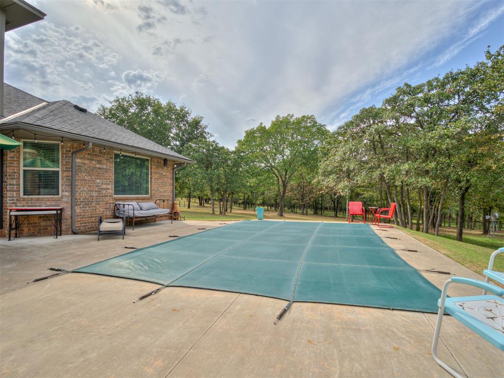 Jones, Oklahoma, 73049, United States, 4 Bedrooms Bedrooms, ,5 BathroomsBathrooms,Residential,For Sale,1987099