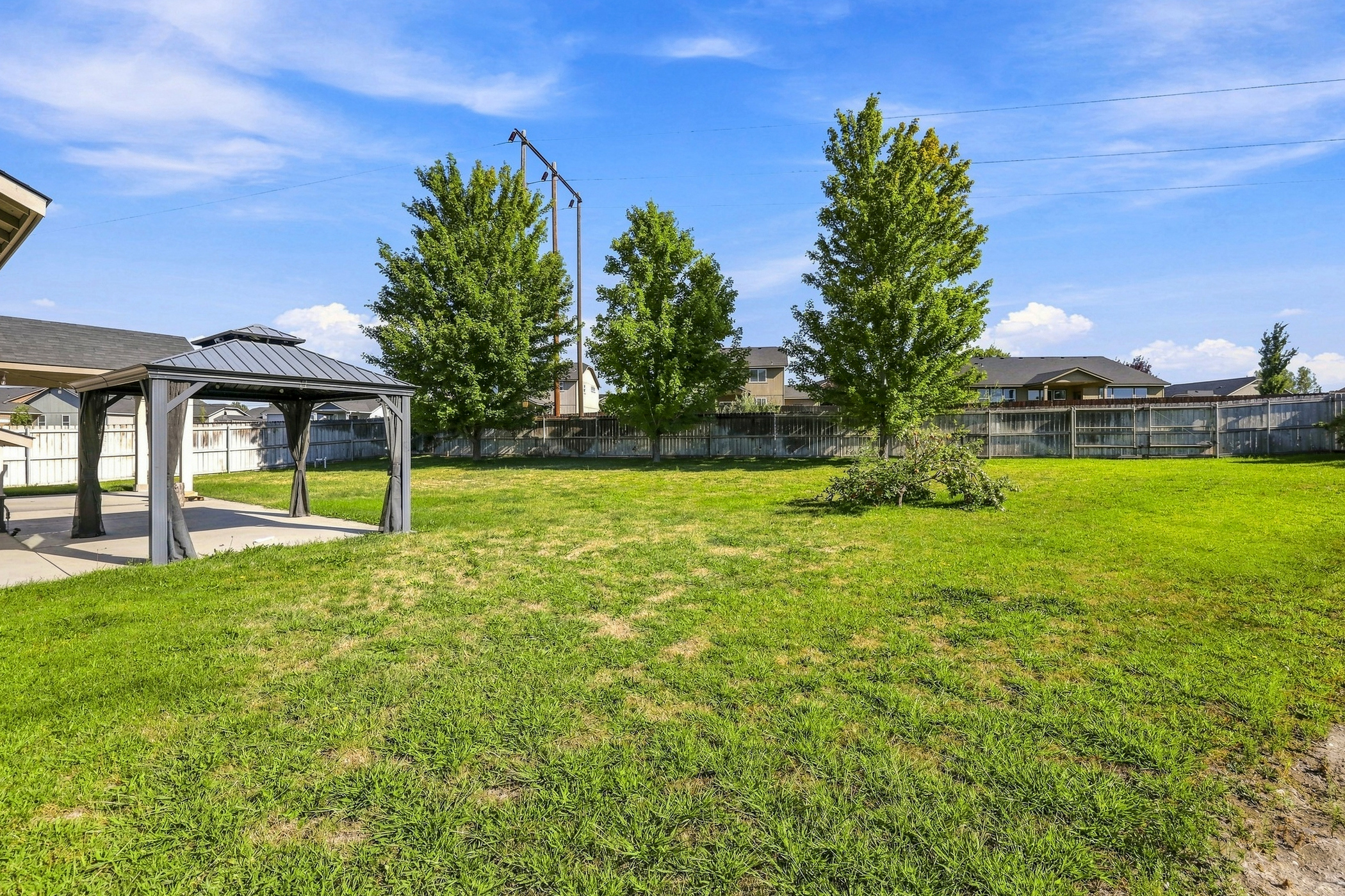  Big House, Big Lot, Big Possibilities - 物件實景