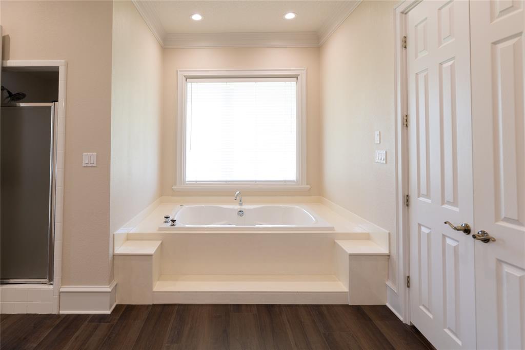 Texarkana, Texas, 75503, United States, 5 Bedrooms Bedrooms, ,8 BathroomsBathrooms,Residential,For Sale,1877374