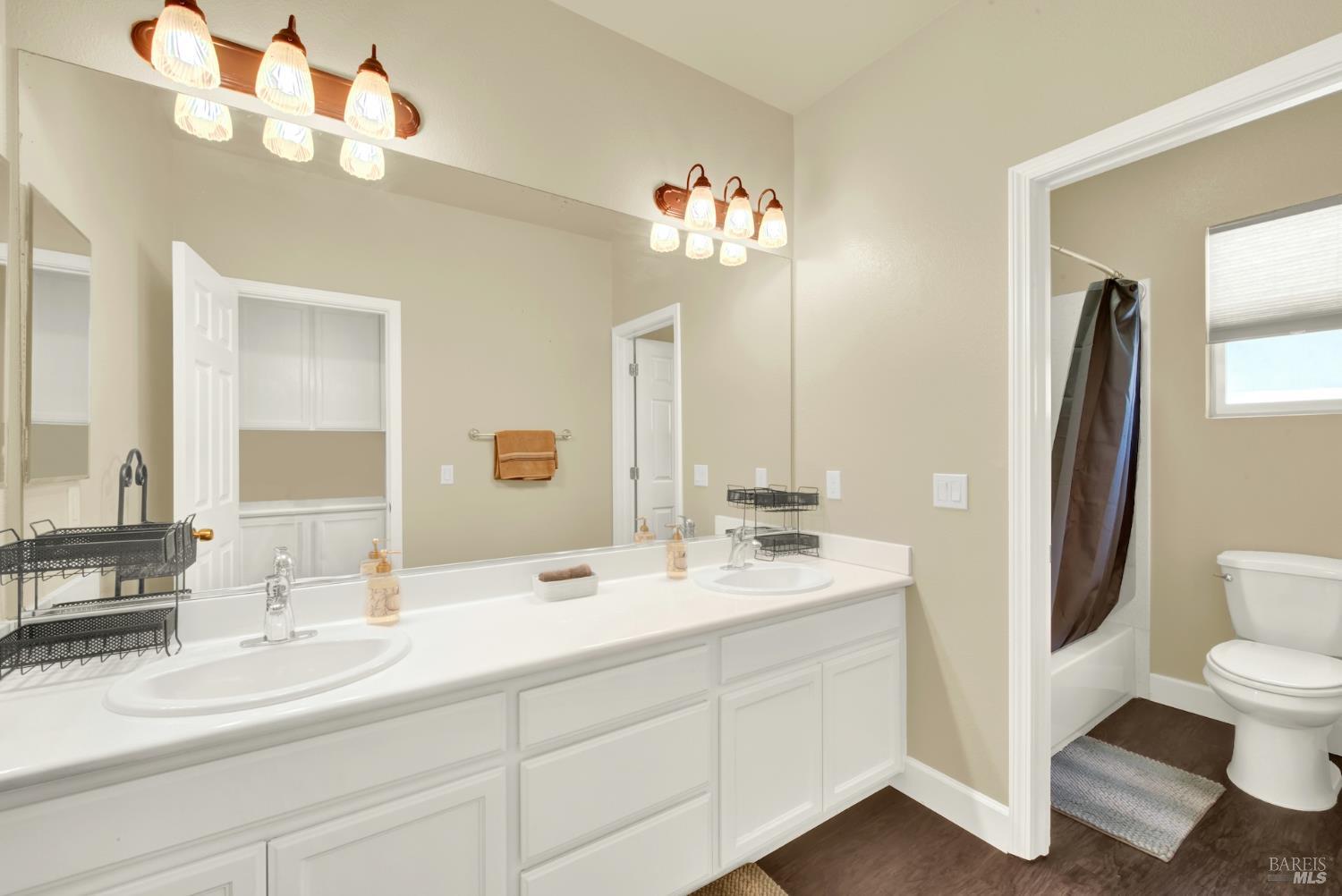 Fairfield, California, 94534, United States, 5 Bedrooms Bedrooms, ,4 BathroomsBathrooms,Residential,For Sale,1892919