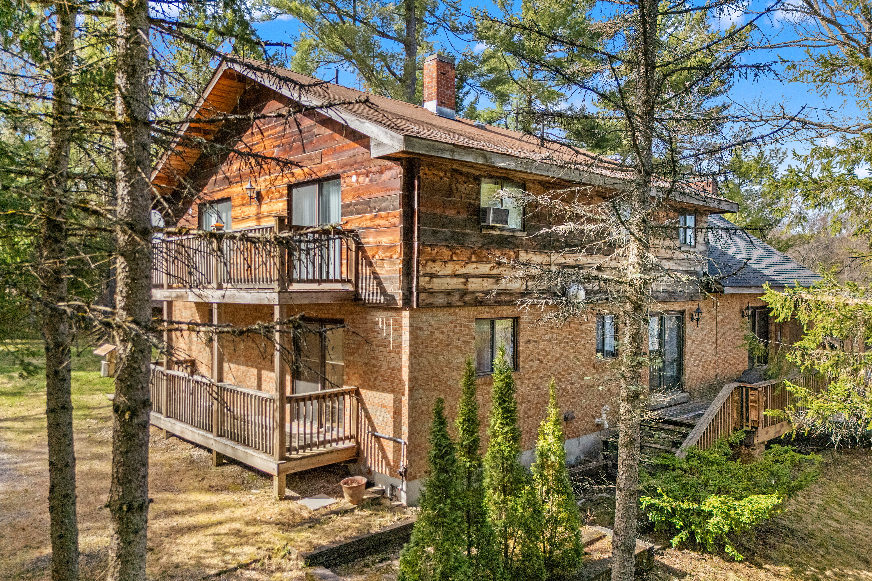  Gibson Lake Family Compound - 物件實景