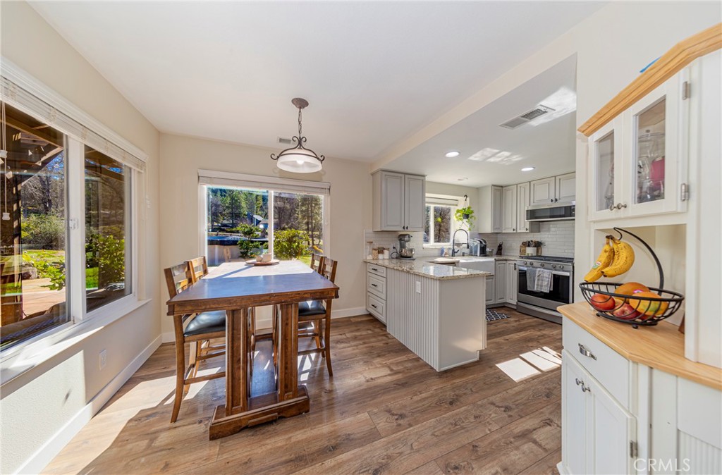 Coarsegold, California, 93614, United States, 4 Bedrooms Bedrooms, ,4 BathroomsBathrooms,Residential,For Sale,1982959