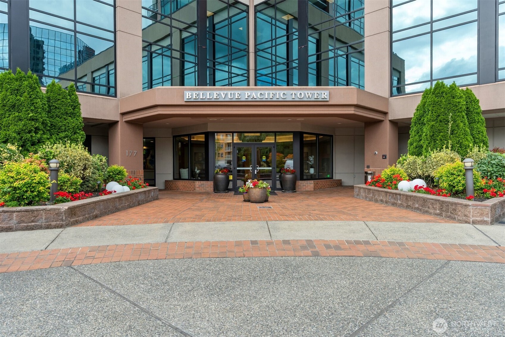107th Ave, Bellevue, WA 98004