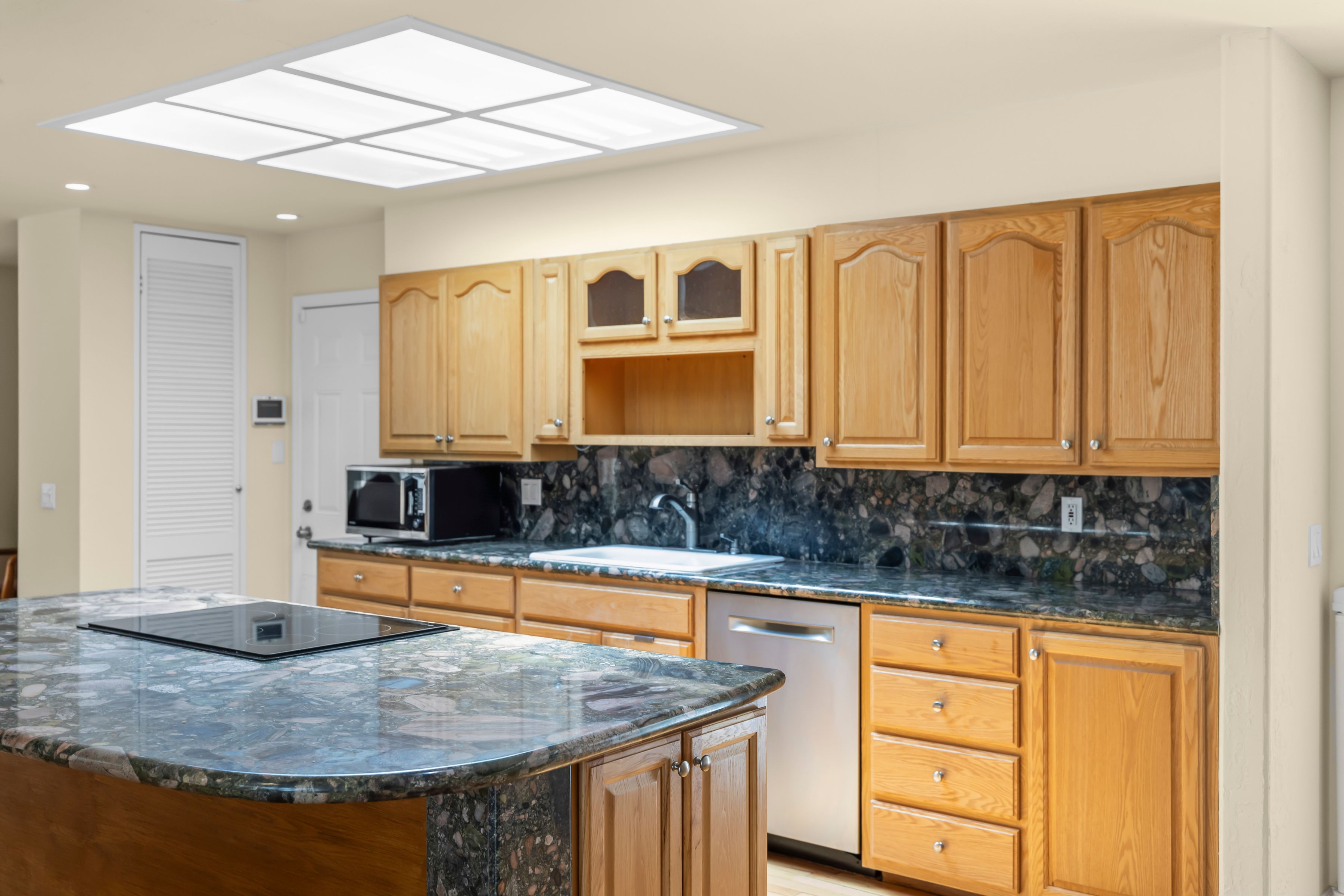  2110 Messina Place, Monterey - 物件實景