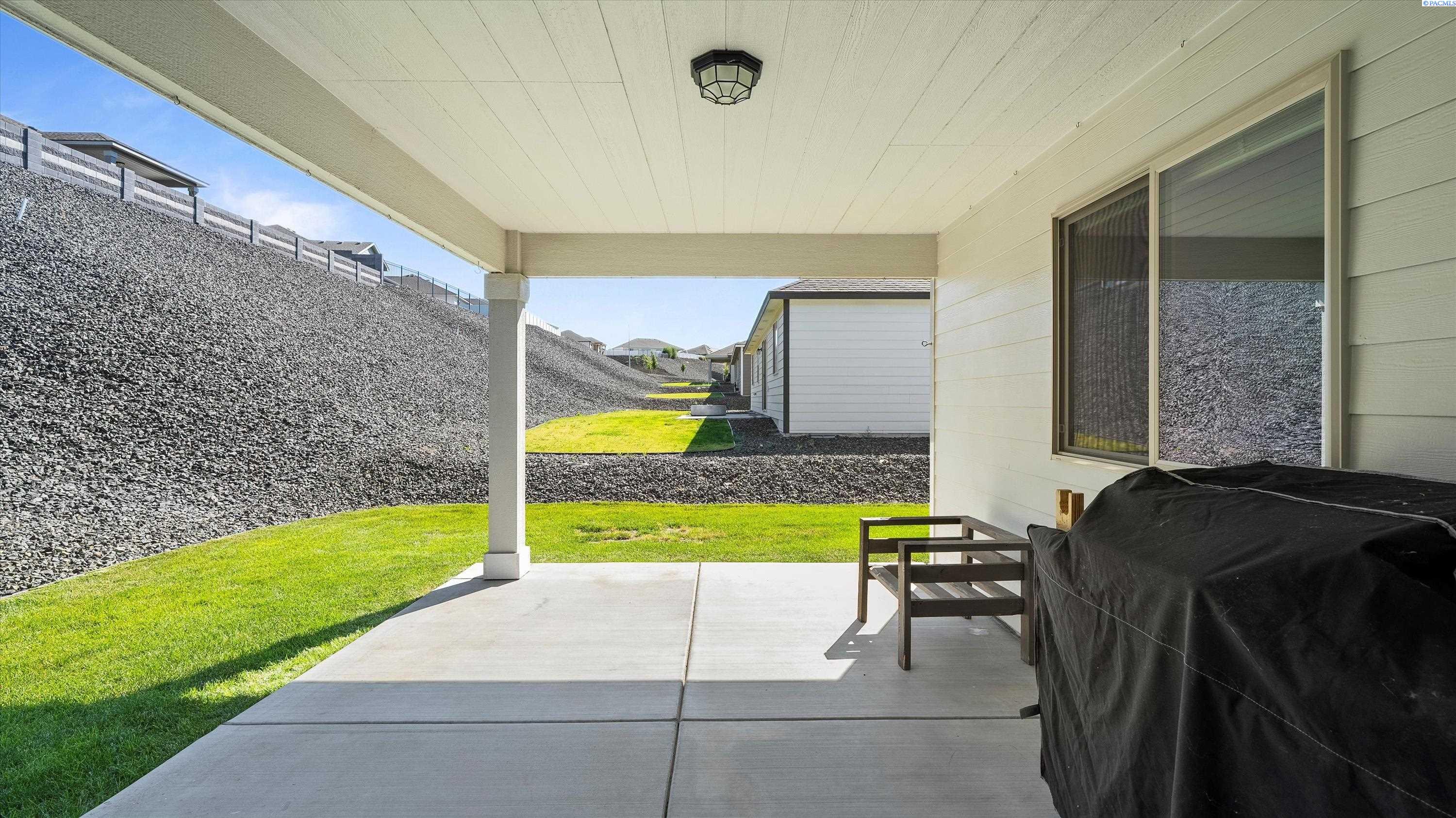 Kennewick, Washington, 99338, United States, 4 Bedrooms Bedrooms, ,1 BathroomBathrooms,Residential,For Sale,1918004