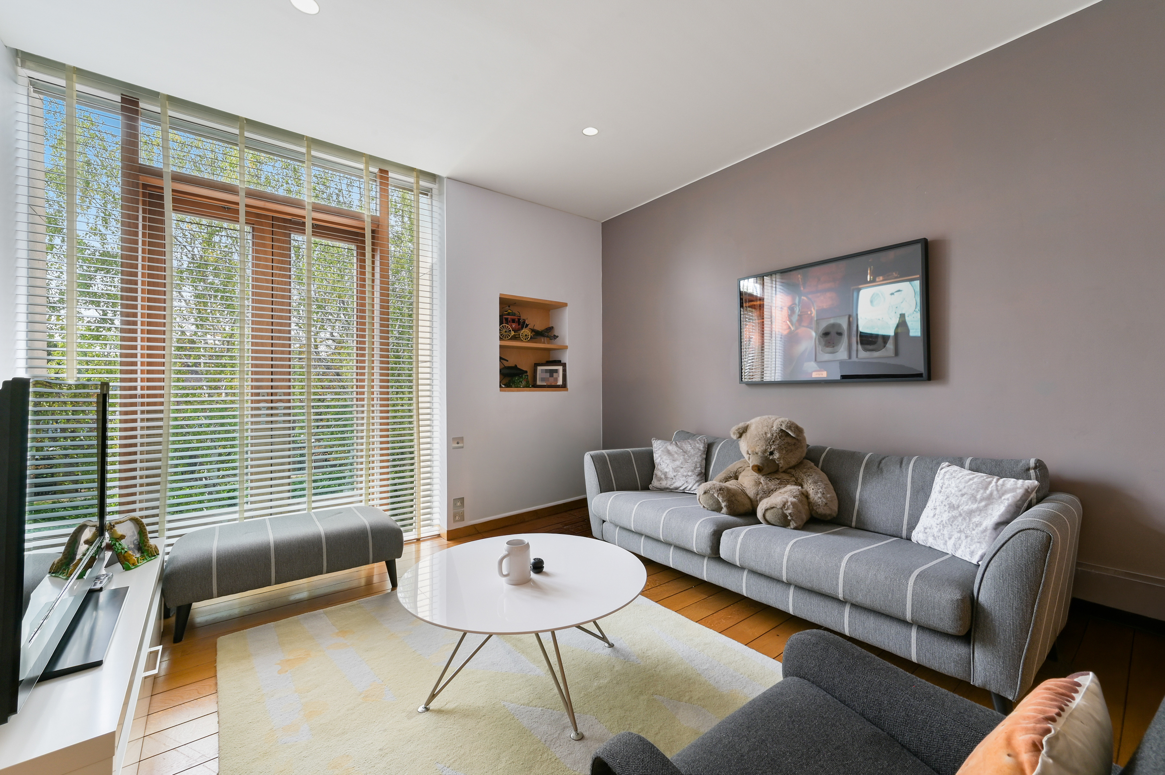  An architectural house on The Bishops Avenue with an indoor-outdoor pool - 物件實景