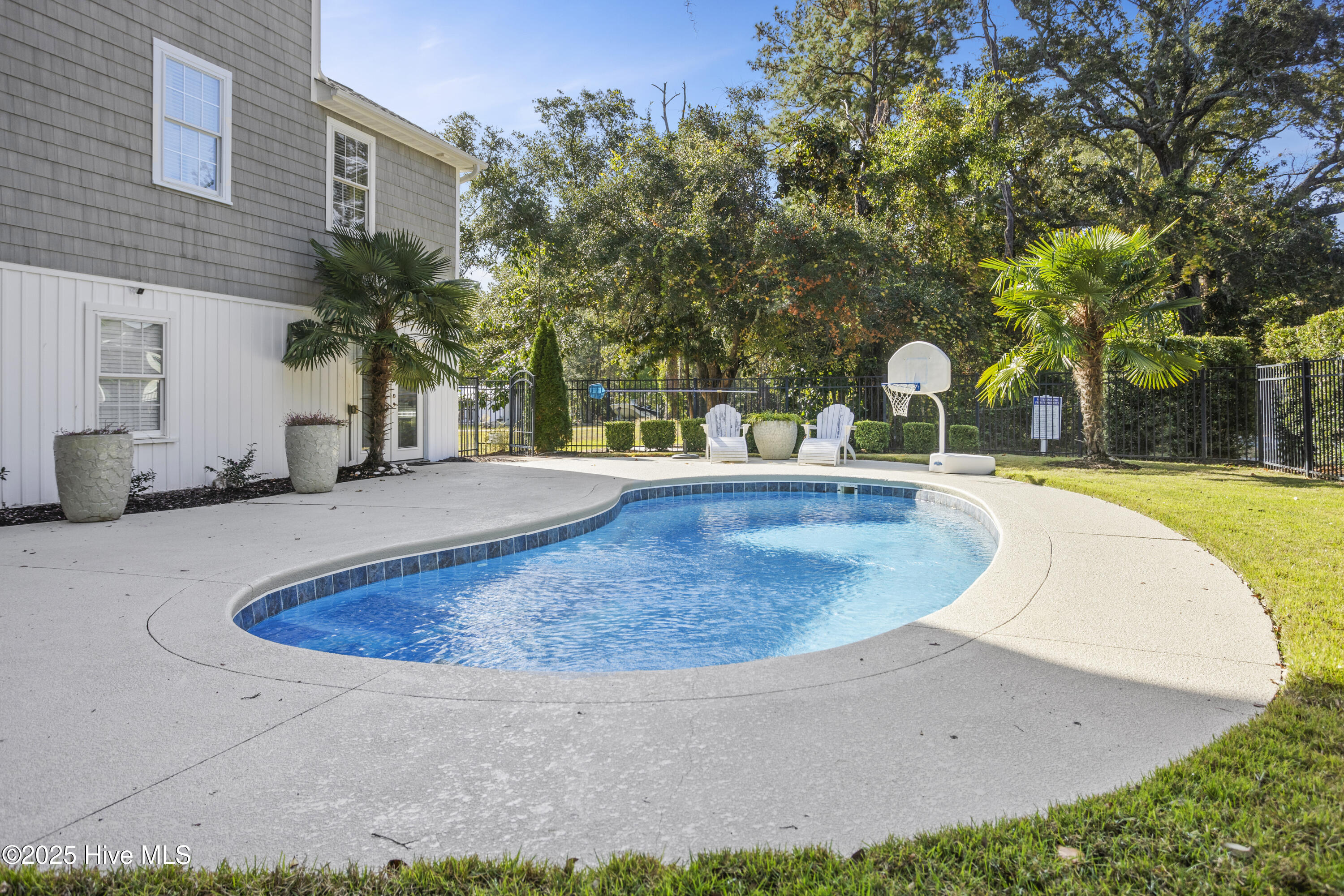 Wilmington, North Carolina, 28409, United States, 5 Bedrooms Bedrooms, ,4 BathroomsBathrooms,Residential,For Sale,1730628