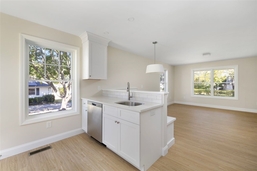 Warwick, Rhode Island, 02889, United States, 4 Bedrooms Bedrooms, ,4 BathroomsBathrooms,Residential,For Sale,2003475