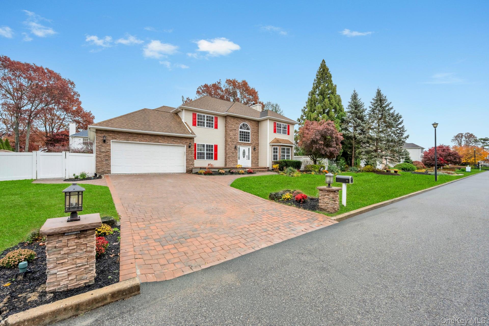 Selden, New York, 11784, United States, 4 Bedrooms Bedrooms, ,3 BathroomsBathrooms,Residential,For Sale,1990980